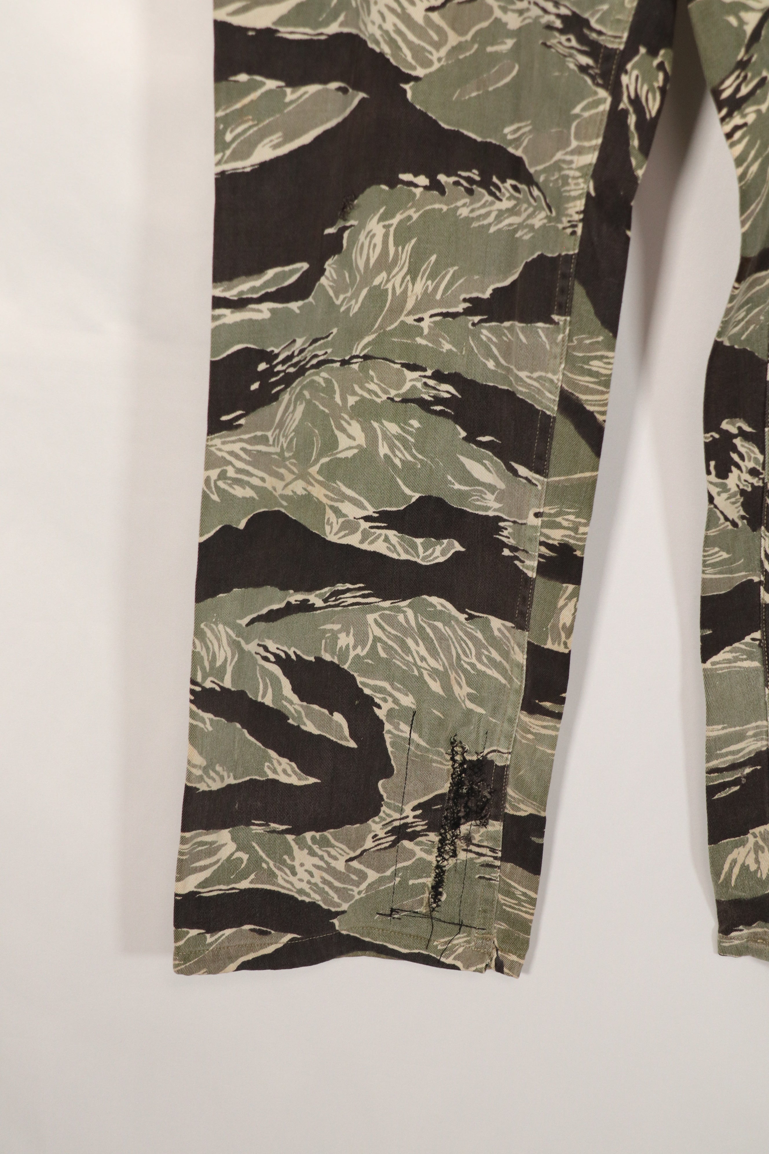 実物　沖縄タイガー　タイガーストライプ　パンツ　Asian Cut　褪色あり　A-Mサイズ