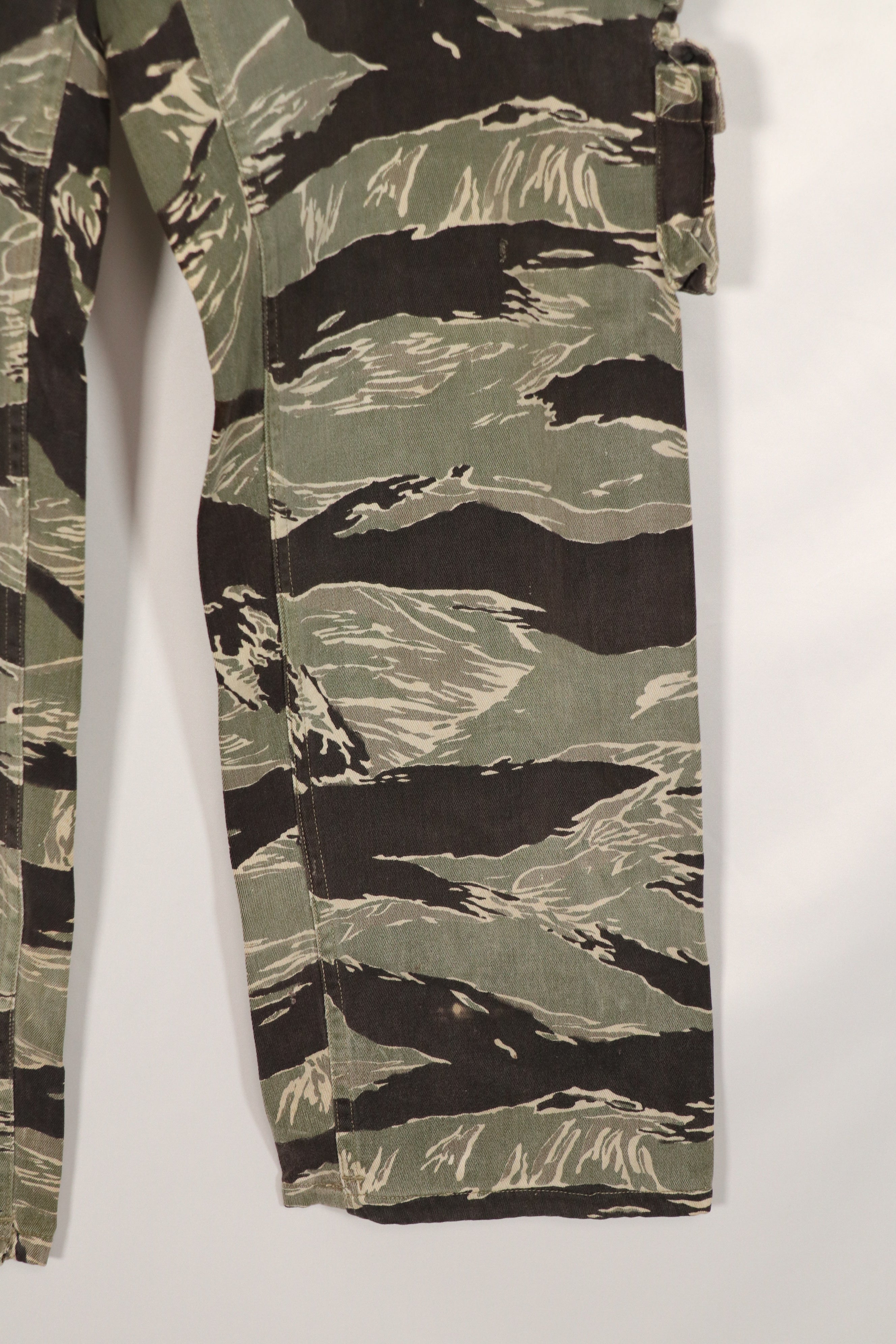 実物　沖縄タイガー　タイガーストライプ　パンツ　Asian Cut　褪色あり　A-Mサイズ