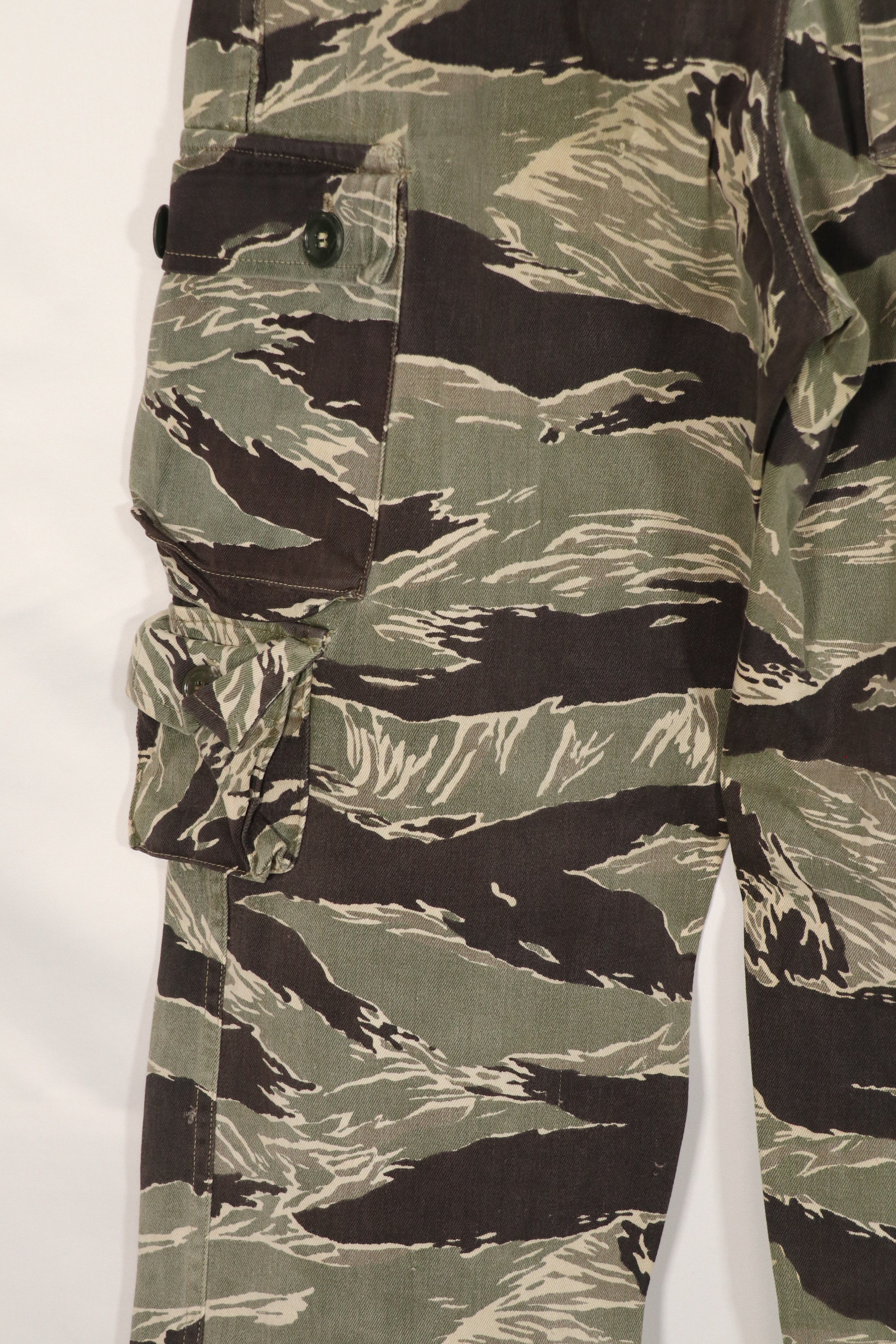 実物　沖縄タイガー　タイガーストライプ　パンツ　Asian Cut　褪色あり　A-Mサイズ