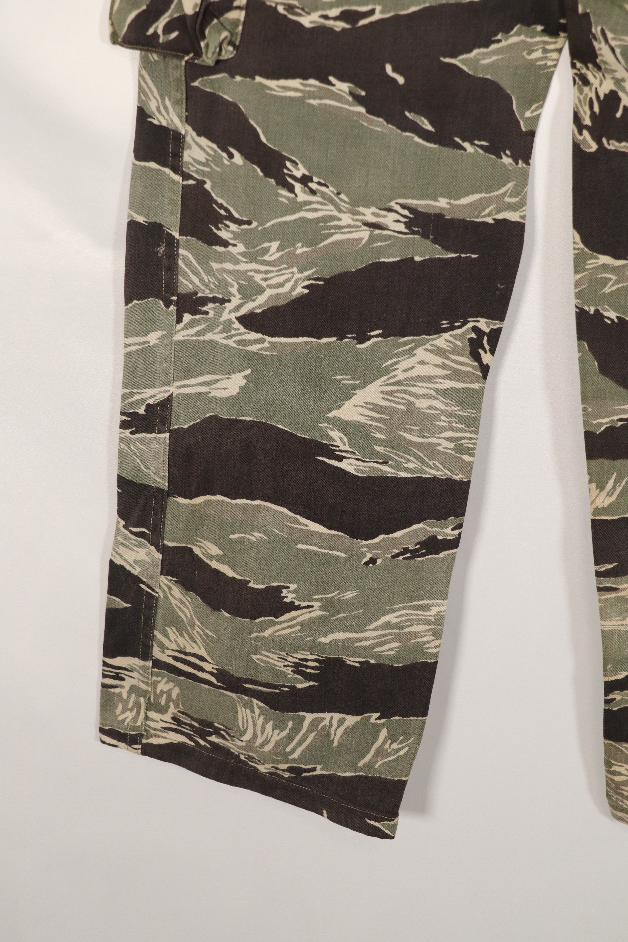 実物　沖縄タイガー　タイガーストライプ　パンツ　Asian Cut　褪色あり　A-Mサイズ