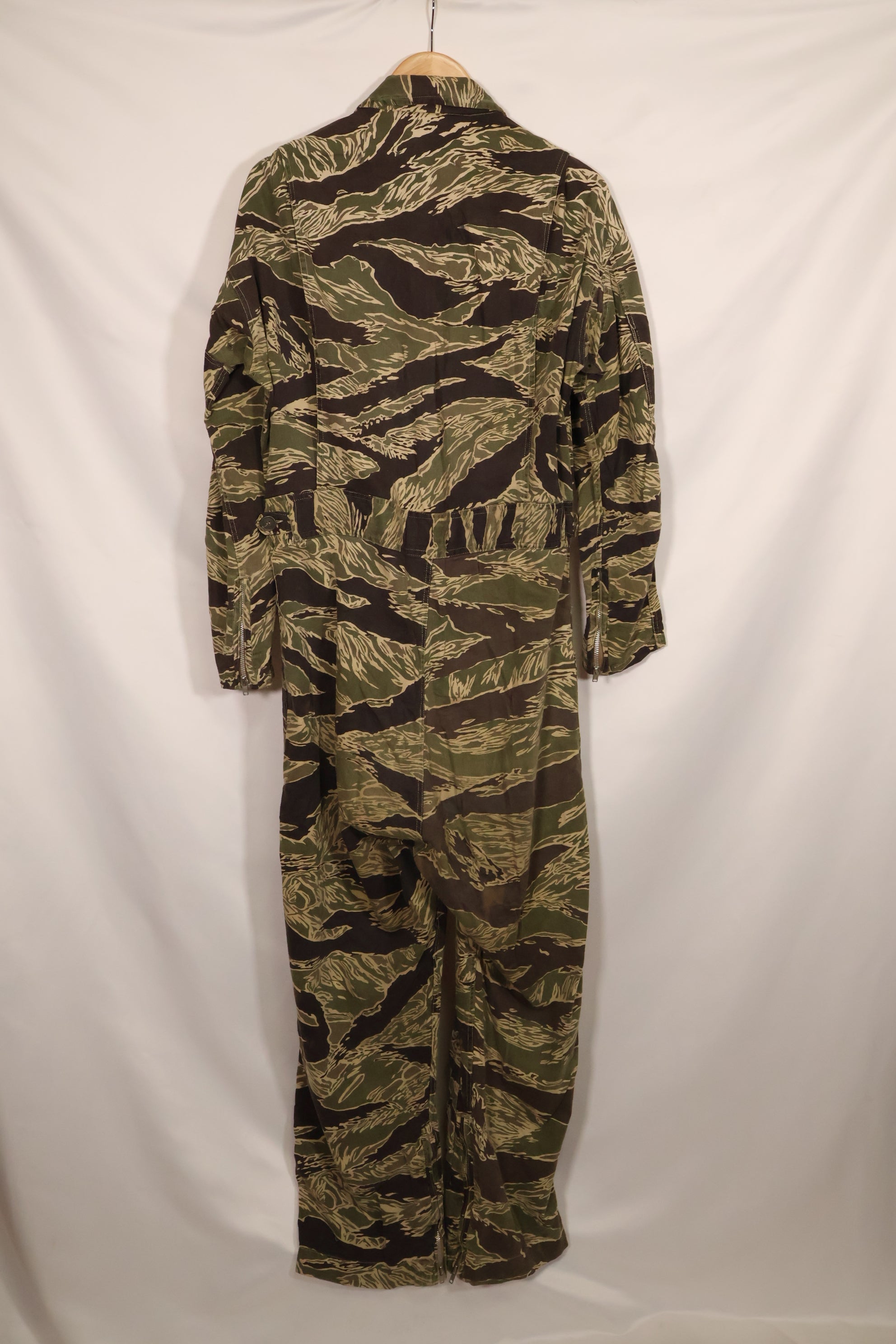 1960年代　42R  沖縄タイガーパターン　タイガーストライプ　フライトスーツ　中古品　ジッパー破損あり