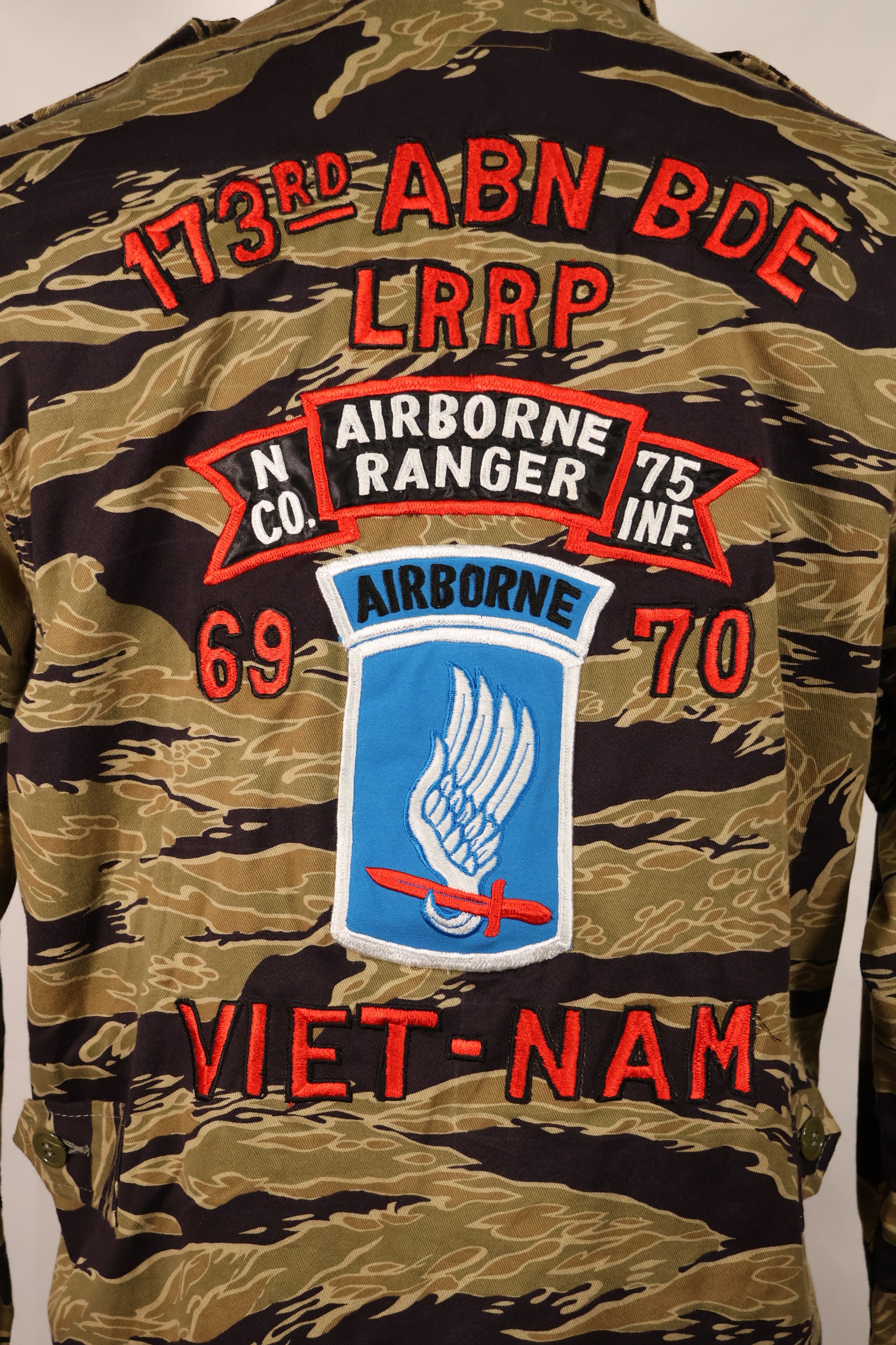 【限定生産品】レプリカ　沖縄 Mugi's 刺繍　MILITARIA 1911 ゴールドタイガー2nd Modeジャケット　ツアージャケット