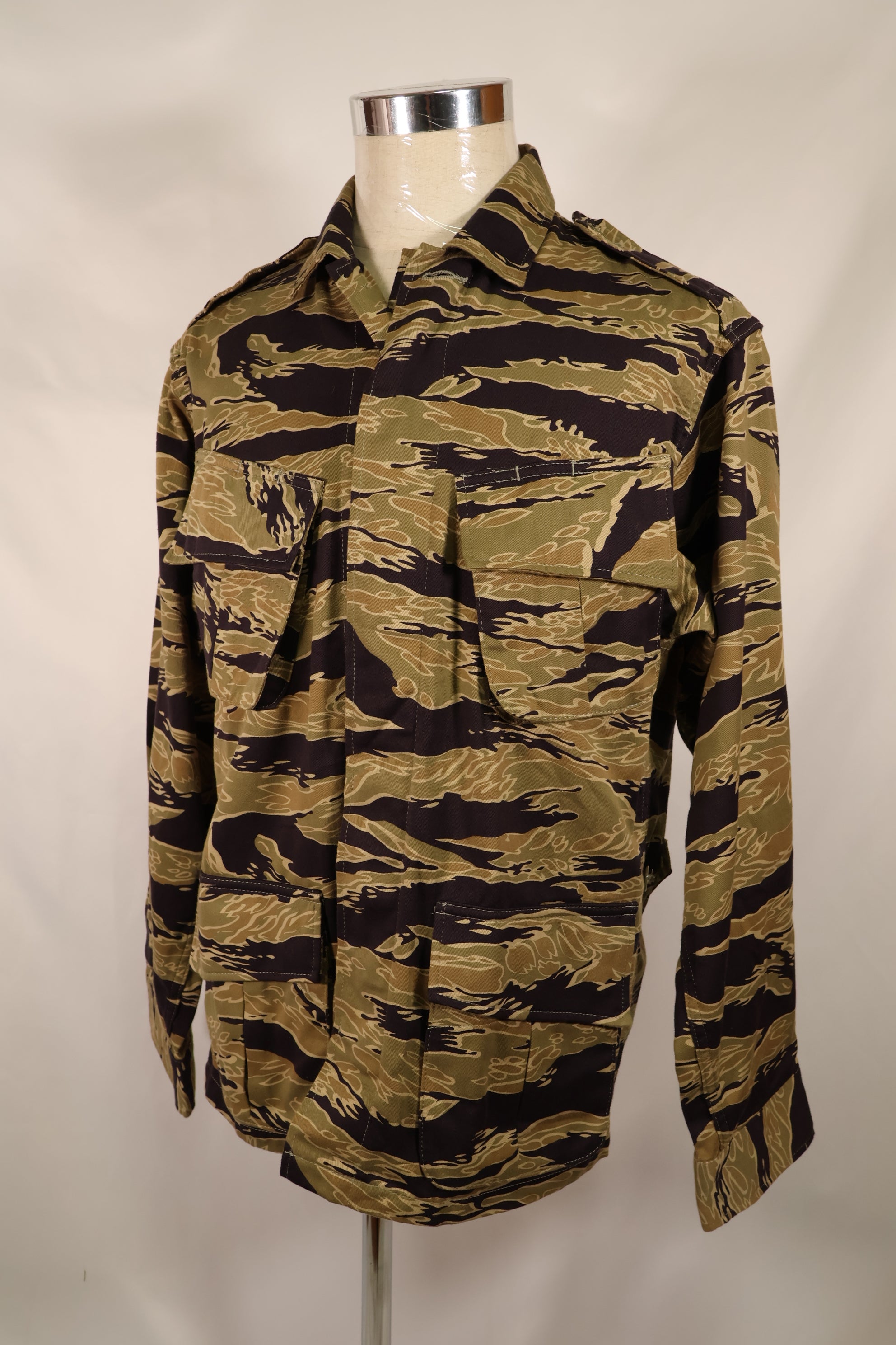 【限定生産品】レプリカ　沖縄 Mugi's 刺繍　MILITARIA 1911 ゴールドタイガー2nd Modeジャケット　ツアージャケット