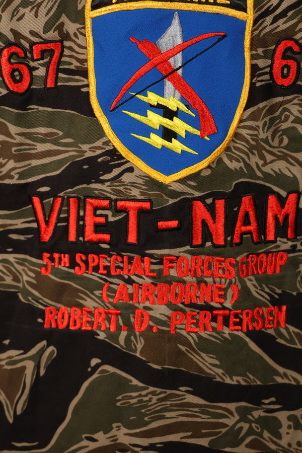 【限定生産品】レプリカ　沖縄 Mugi's 刺繍　MILITARIA 1911 シルバータイガー  USカットシャツ　ツアージャケット