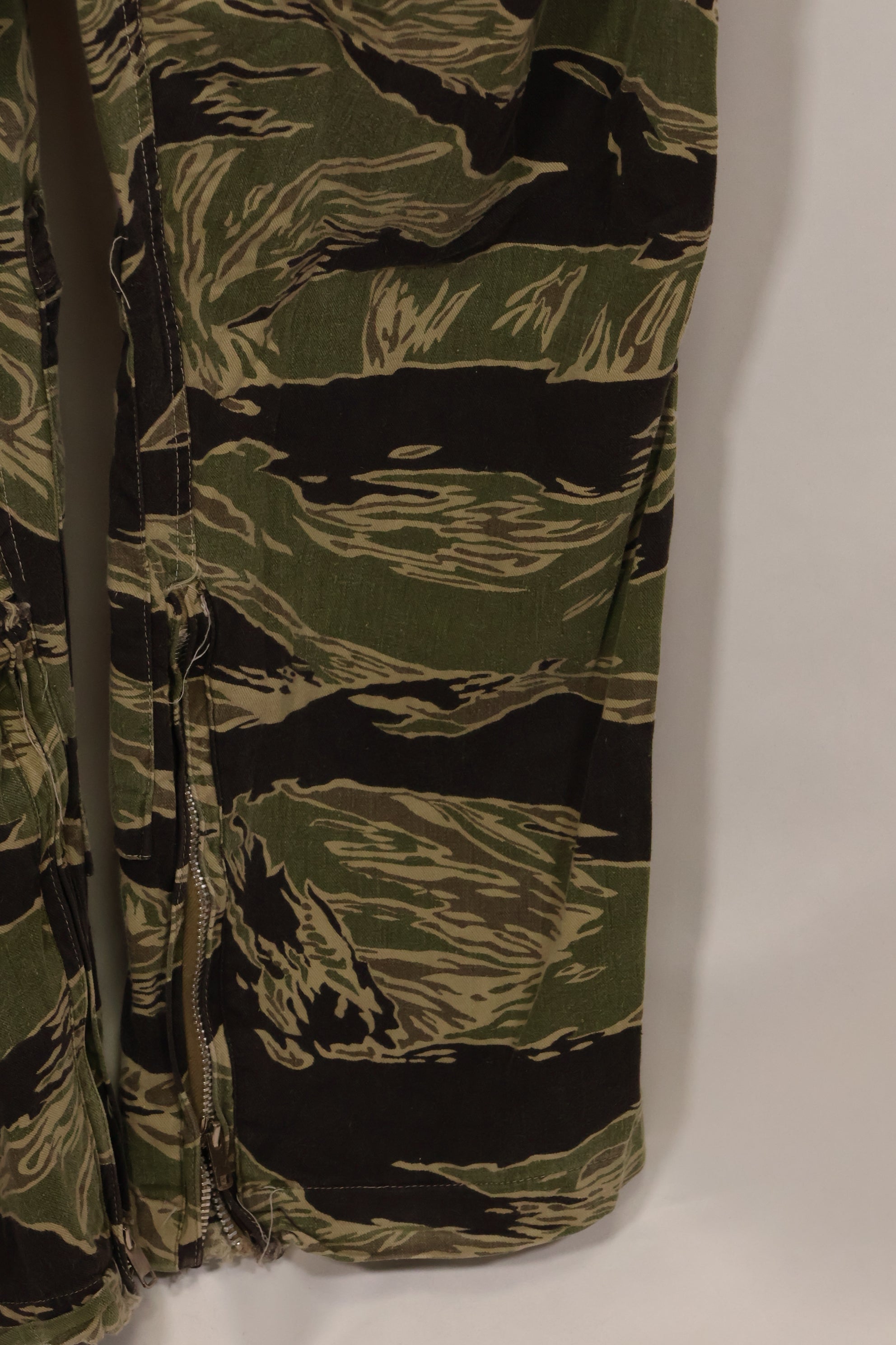 1960年代　40L  沖縄タイガーパターン　タイガーストライプ　フライトスーツ　中古品