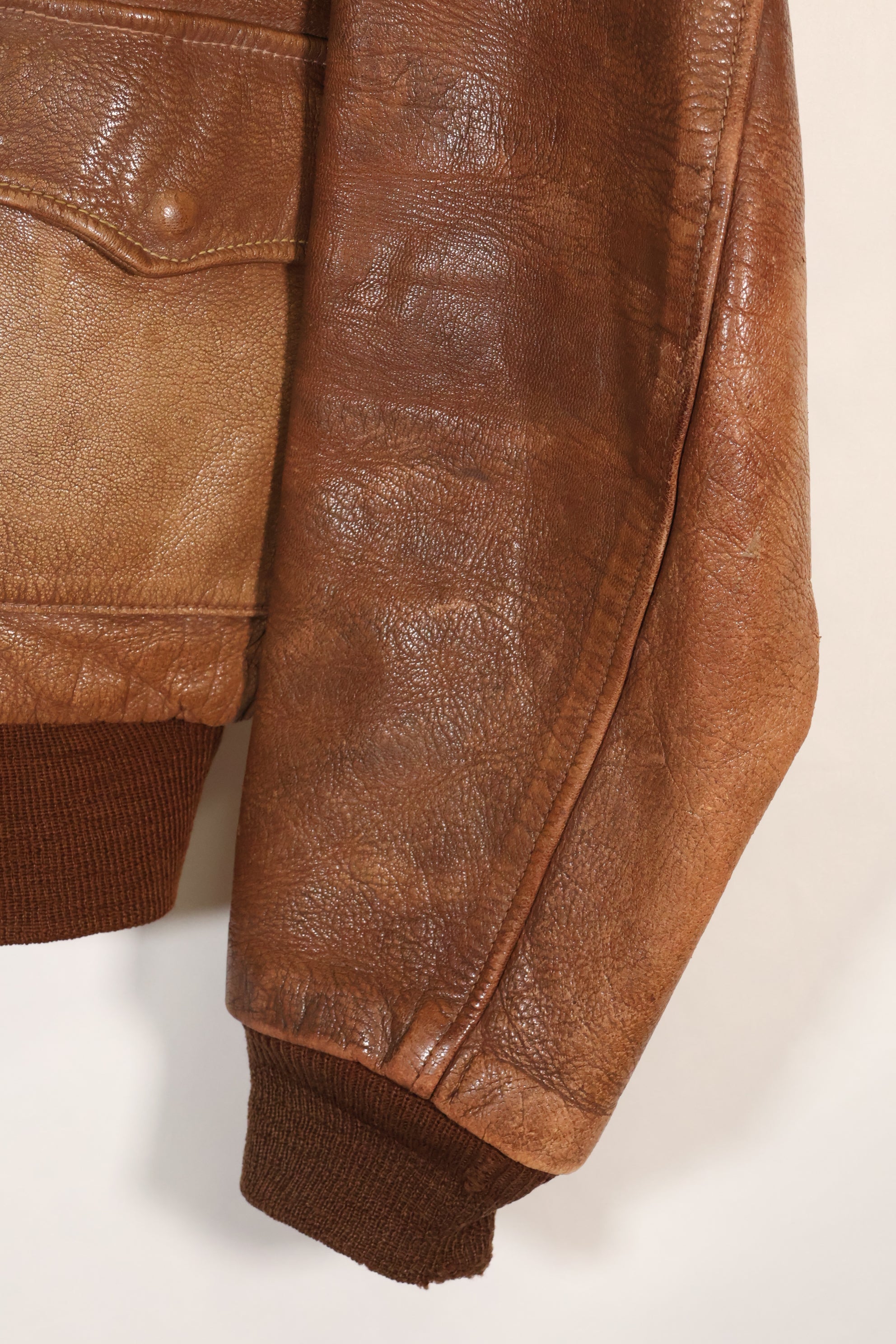 1940年代　サイズ 40　アメリカ陸軍航空隊 USAAF　A-2　フライトジャケット　スクアドロンパッチ付き　中古品