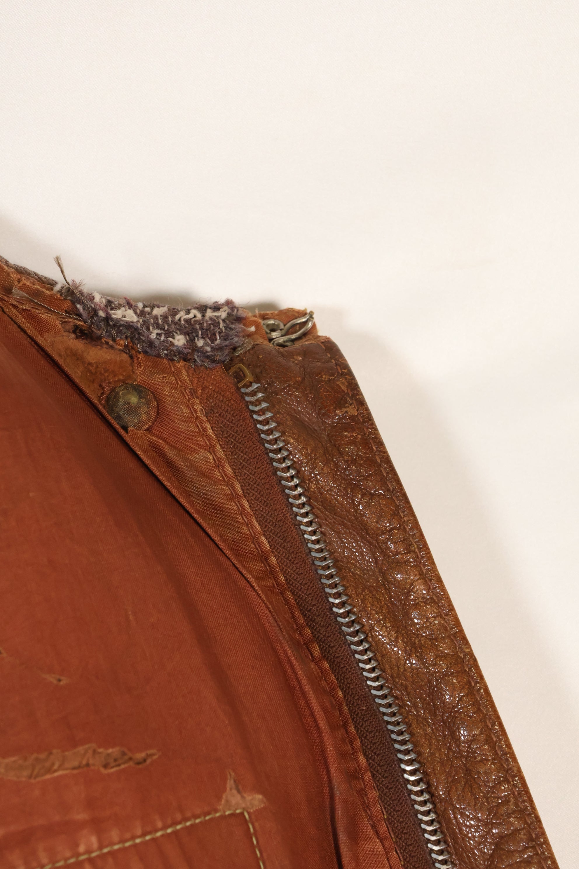 1940年代　サイズ 40　アメリカ陸軍航空隊 USAAF　A-2　フライトジャケット　スクアドロンパッチ付き　中古品