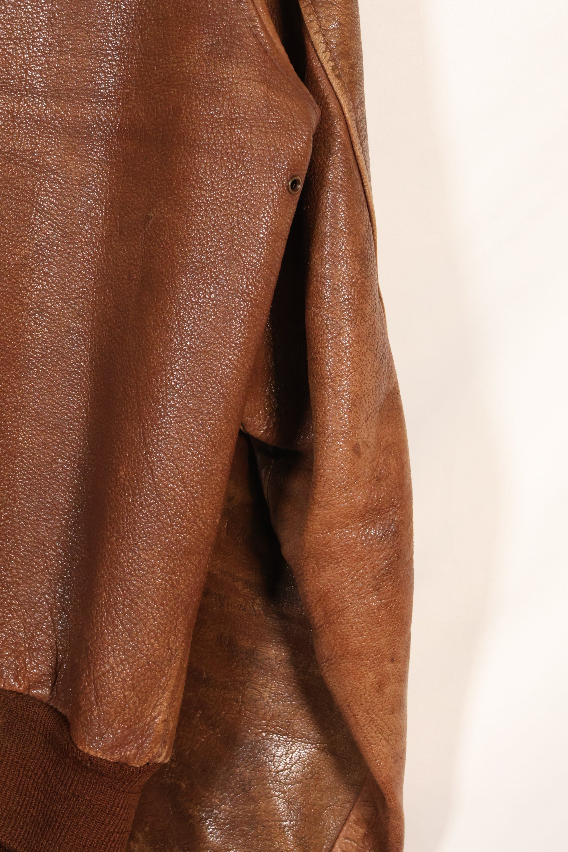 1940年代　サイズ 40　アメリカ陸軍航空隊 USAAF　A-2　フライトジャケット　スクアドロンパッチ付き　中古品