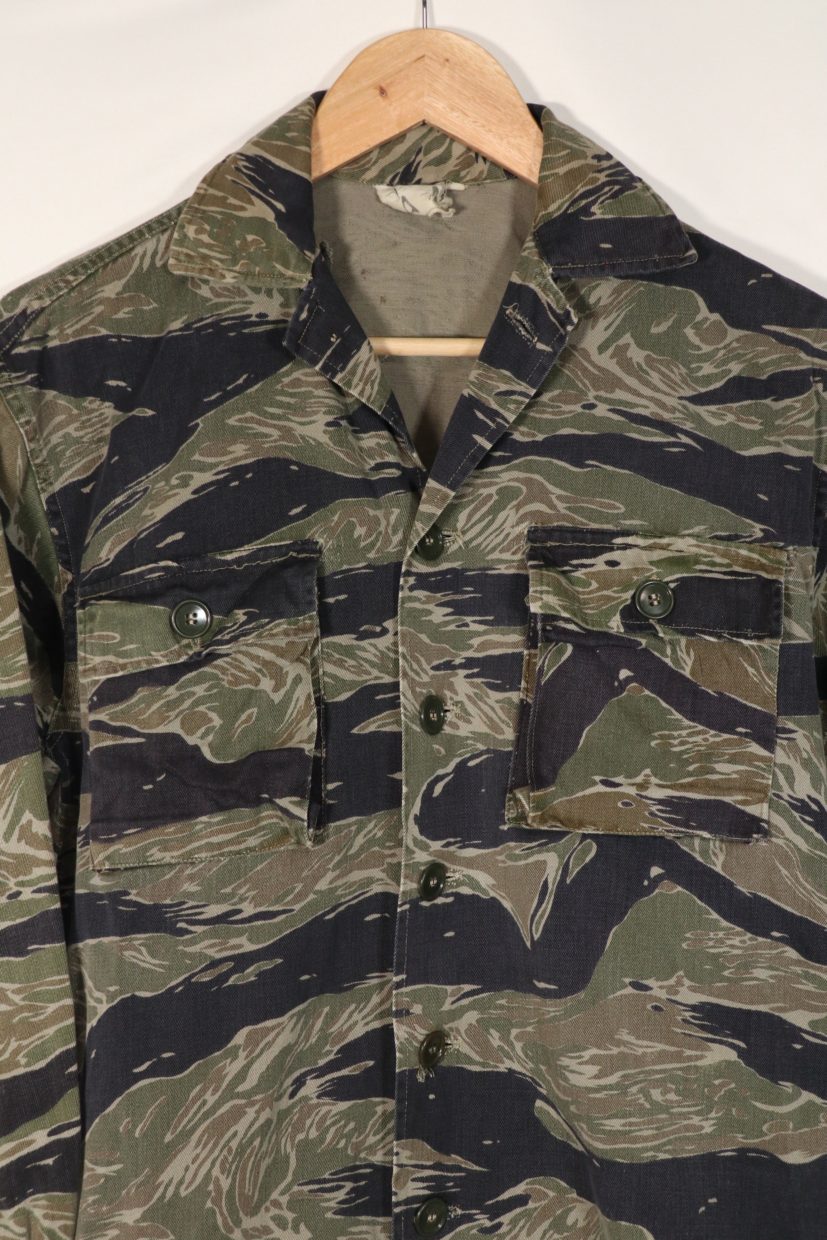 実物　シルバータイガーストライプ　タイガーストライプ  シャツ　中古品　退色あり