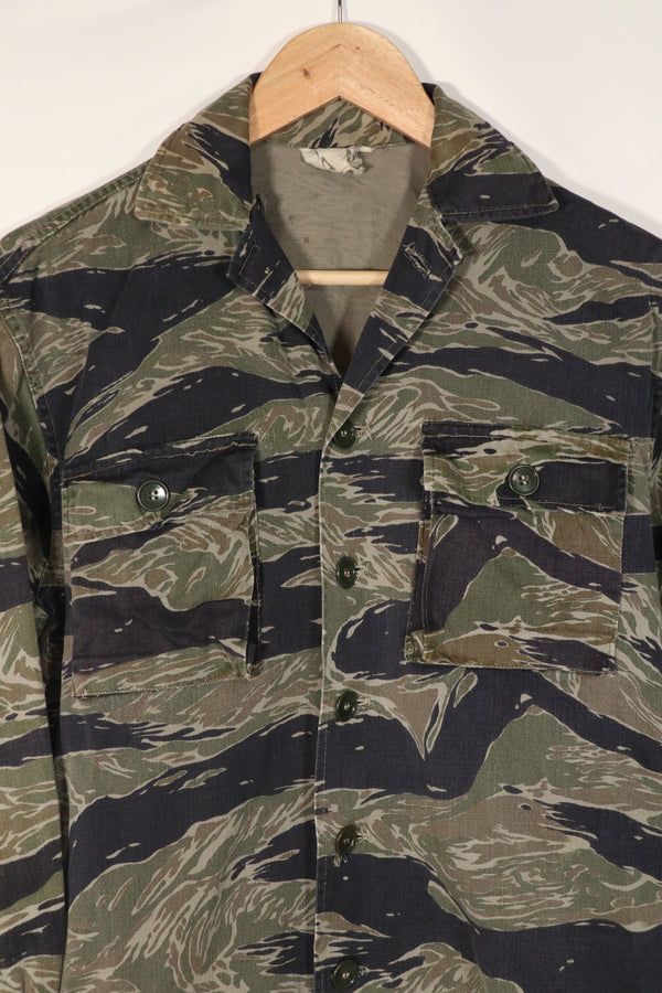 実物　シルバータイガーストライプ　タイガーストライプ  シャツ　中古品　退色あり