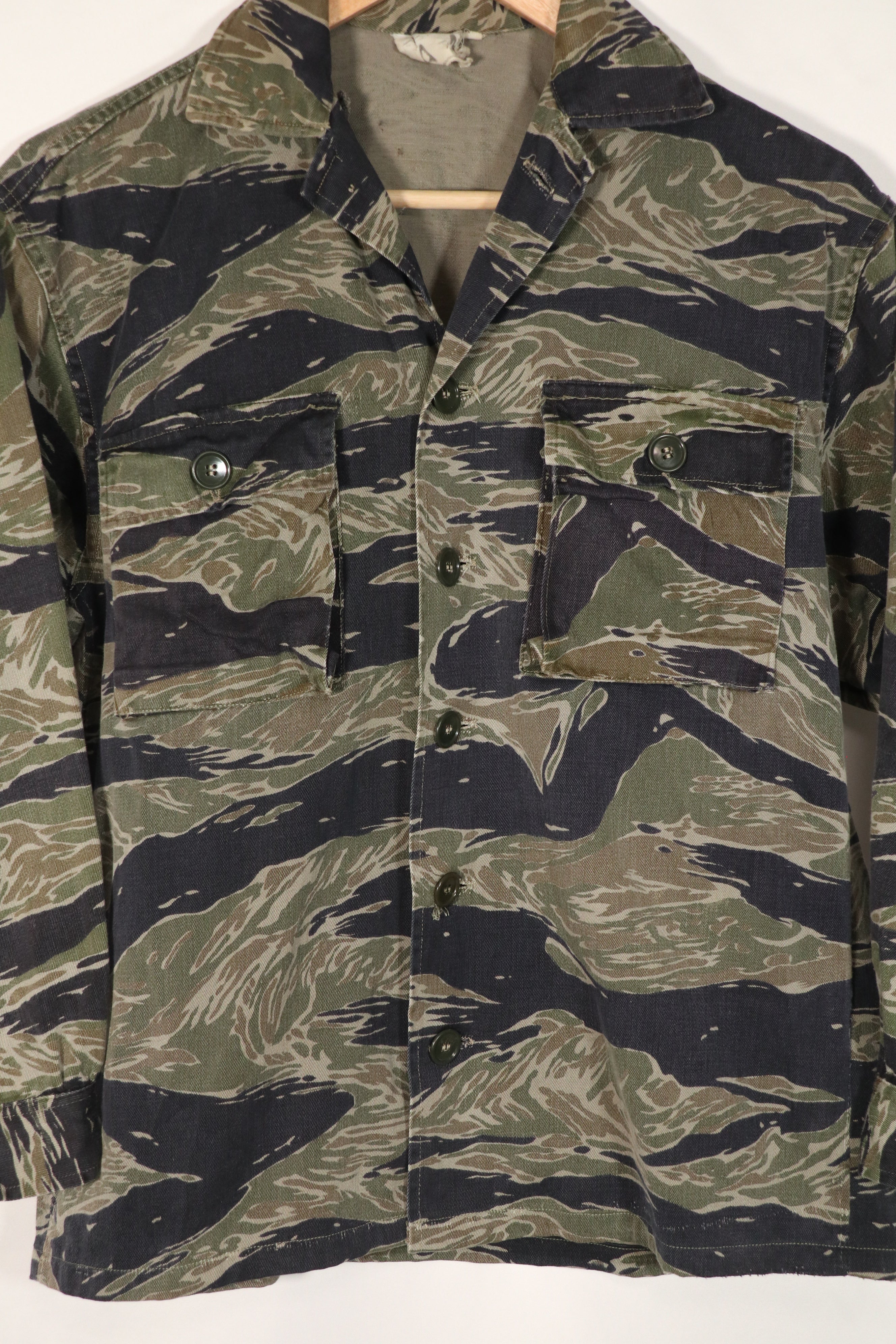 実物　シルバータイガーストライプ　タイガーストライプ  シャツ　中古品　退色あり