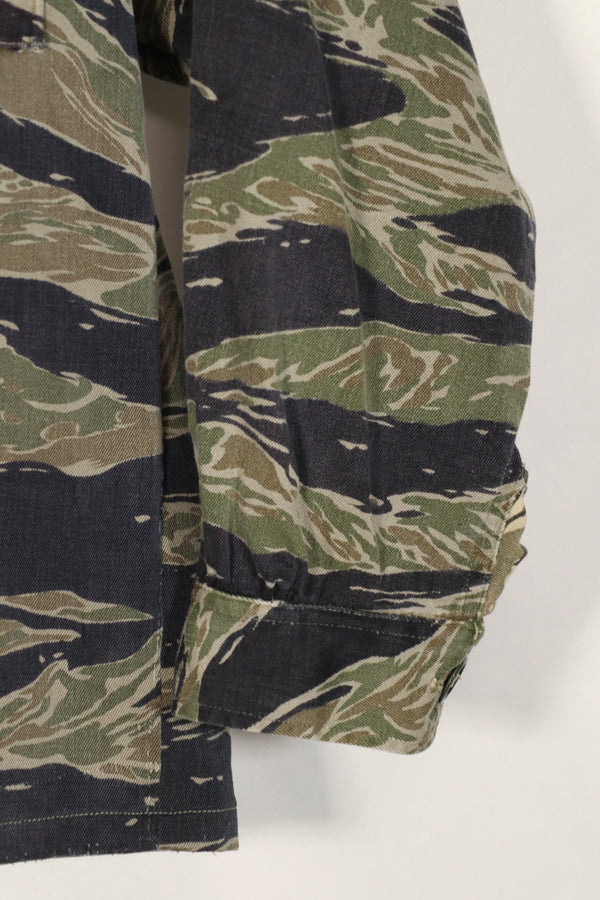 実物　シルバータイガーストライプ　タイガーストライプ  シャツ　中古品　退色あり