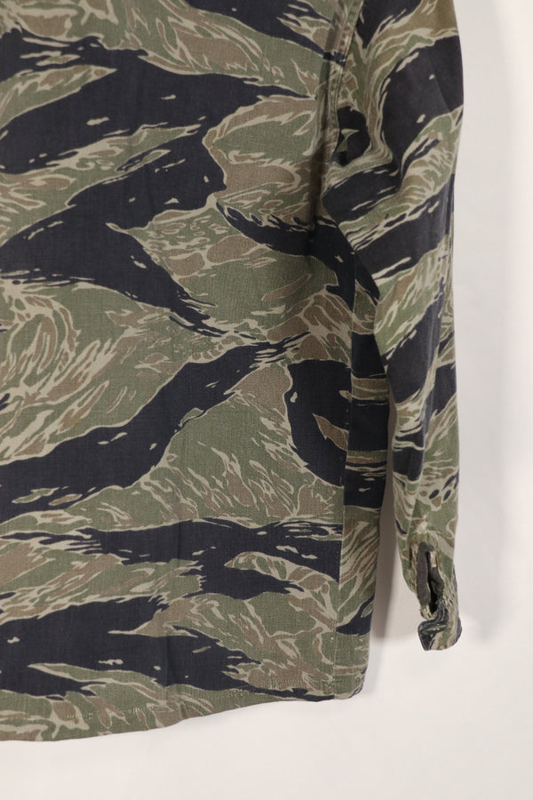 実物　シルバータイガーストライプ　タイガーストライプ  シャツ　中古品　退色あり