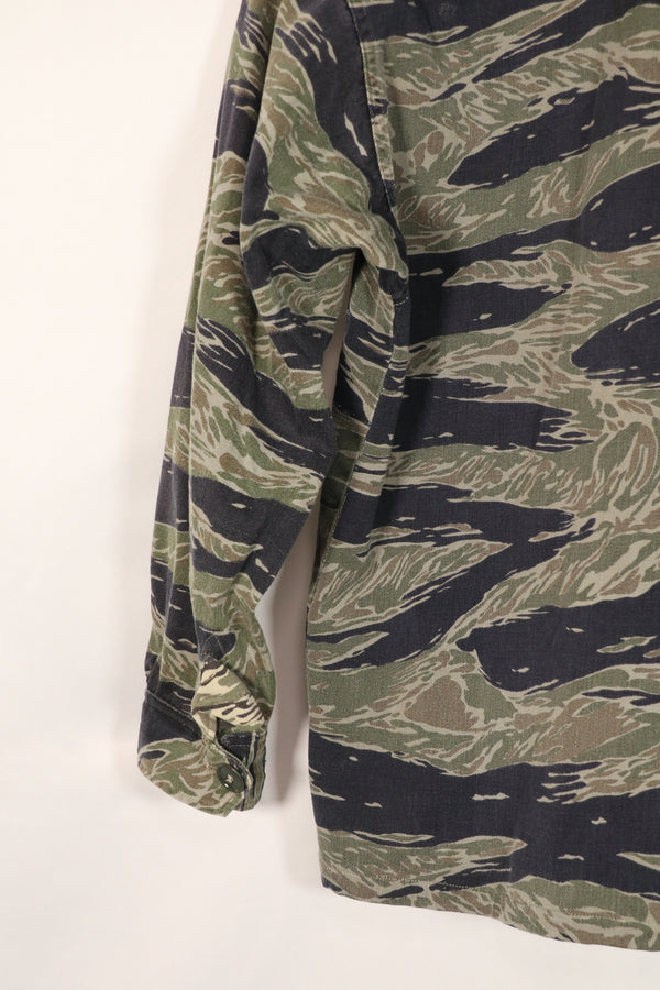 実物　シルバータイガーストライプ　タイガーストライプ  シャツ　中古品　退色あり