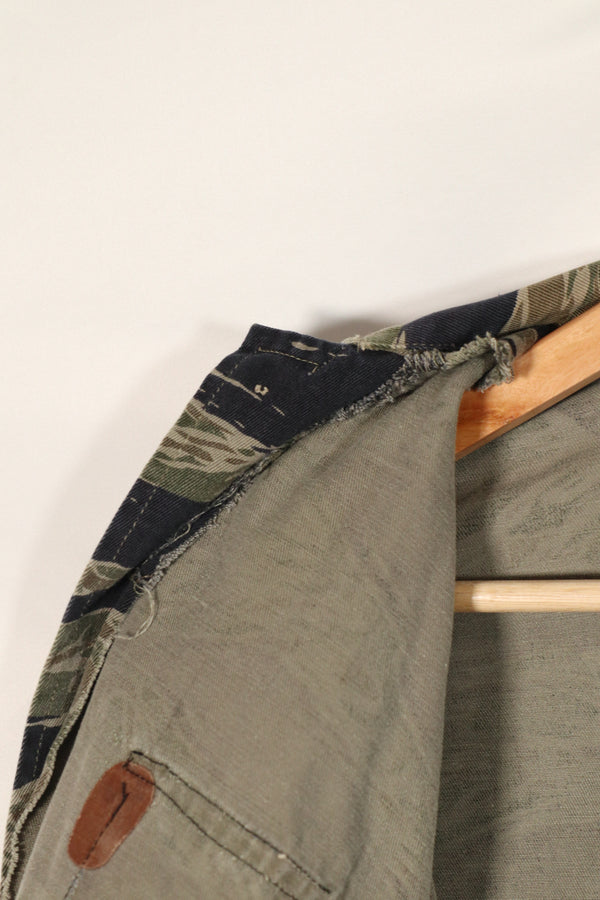 実物　シルバータイガーストライプ　タイガーストライプ  シャツ　中古品　退色あり