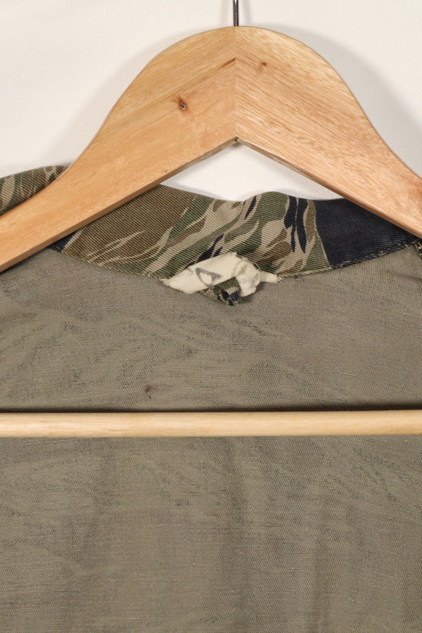 実物　シルバータイガーストライプ　タイガーストライプ  シャツ　中古品　退色あり