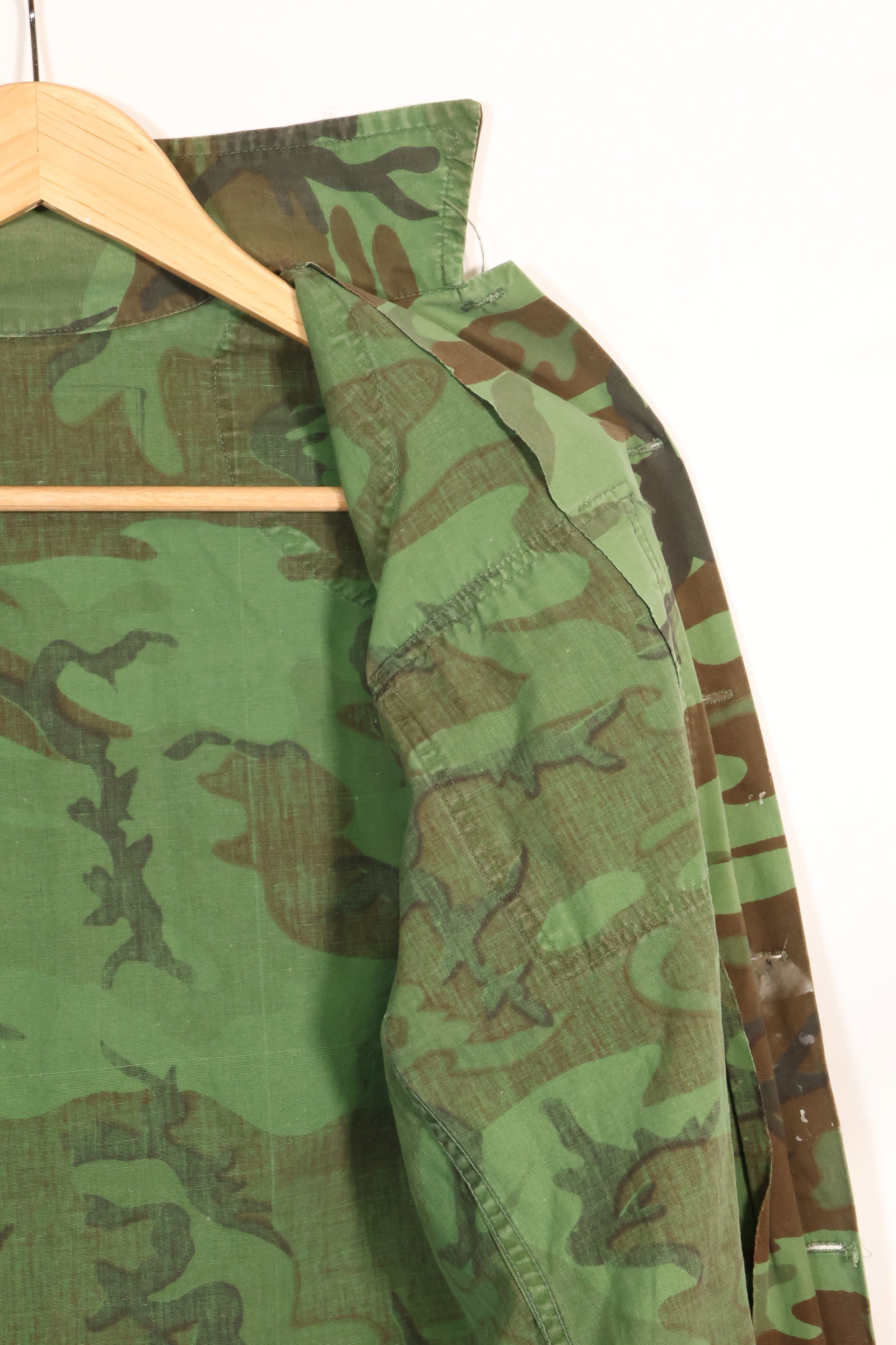 1960年代　ポップリン製　ARVN リーフ迷彩　シャツ　薄手生地　レア品　中古品