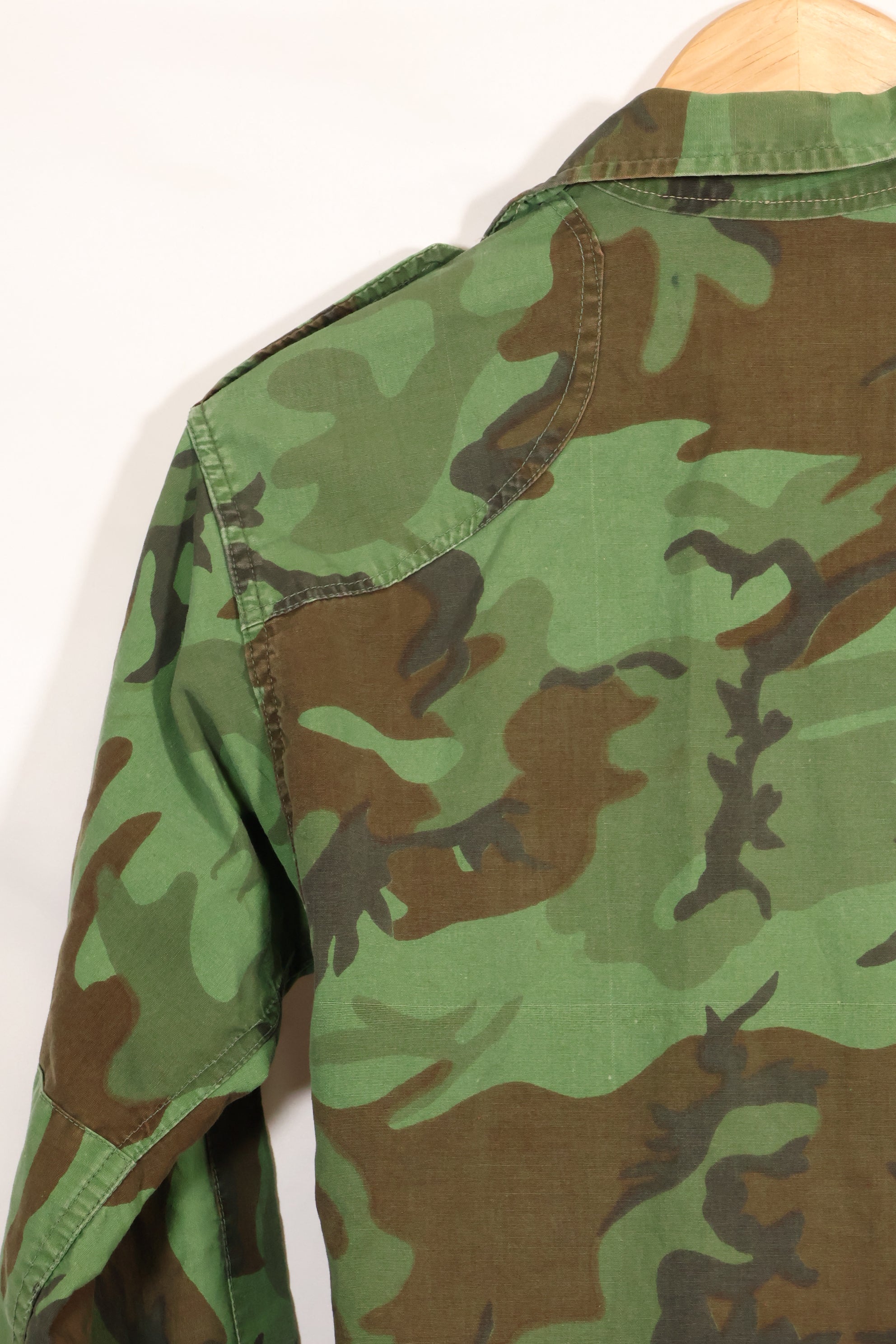 1960年代　ポップリン製　ARVN リーフ迷彩　シャツ　薄手生地　レア品　中古品