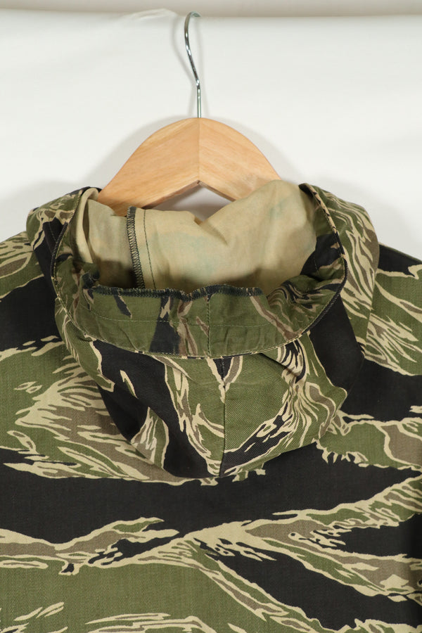 実物生地　戦後縫製　沖縄タイガーパターン　タイガーストライプ　フーディ　中古品