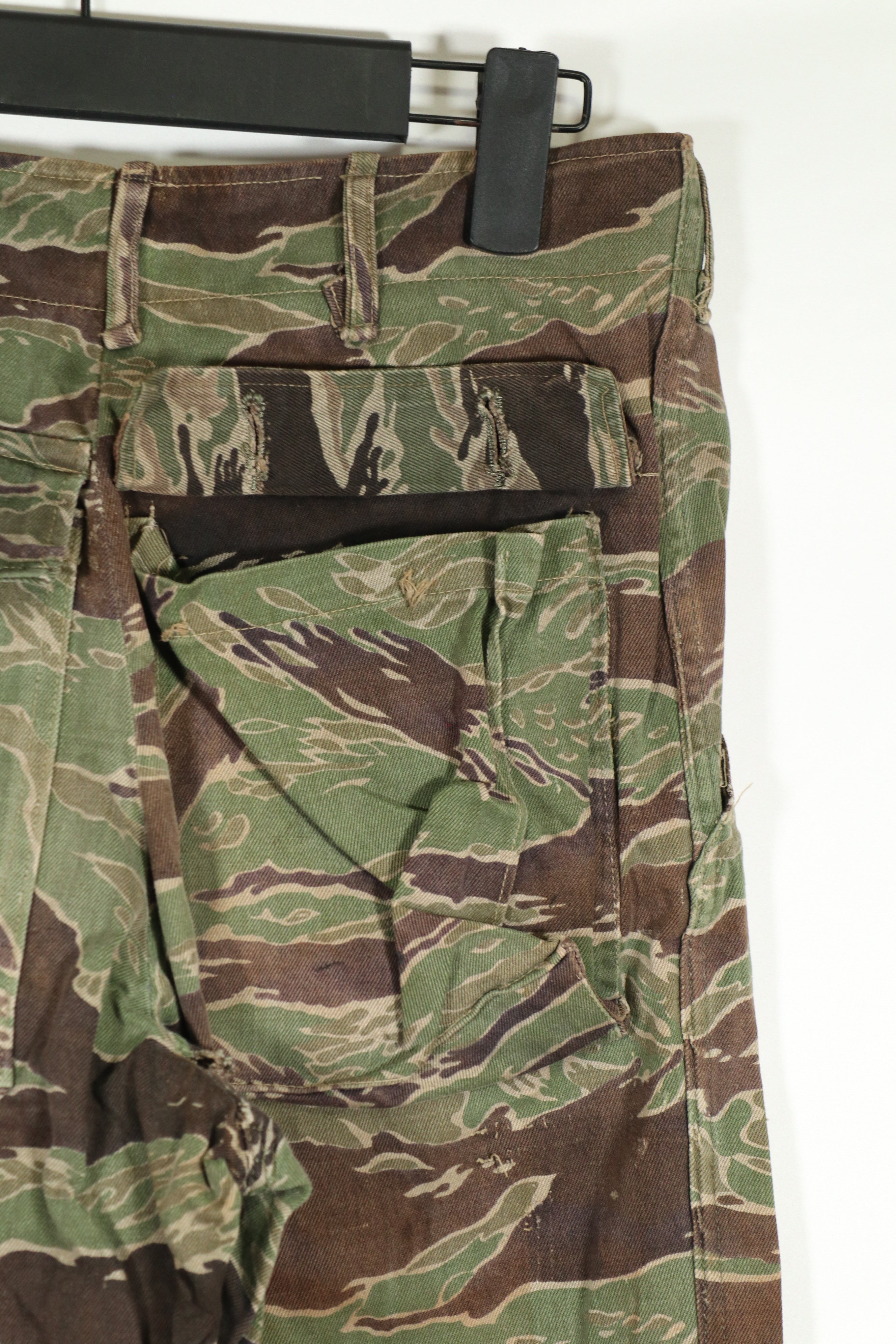 実物　タイガーストライプ　ゴールドタイガー派生パターン　パンツ　映画衣装品　B