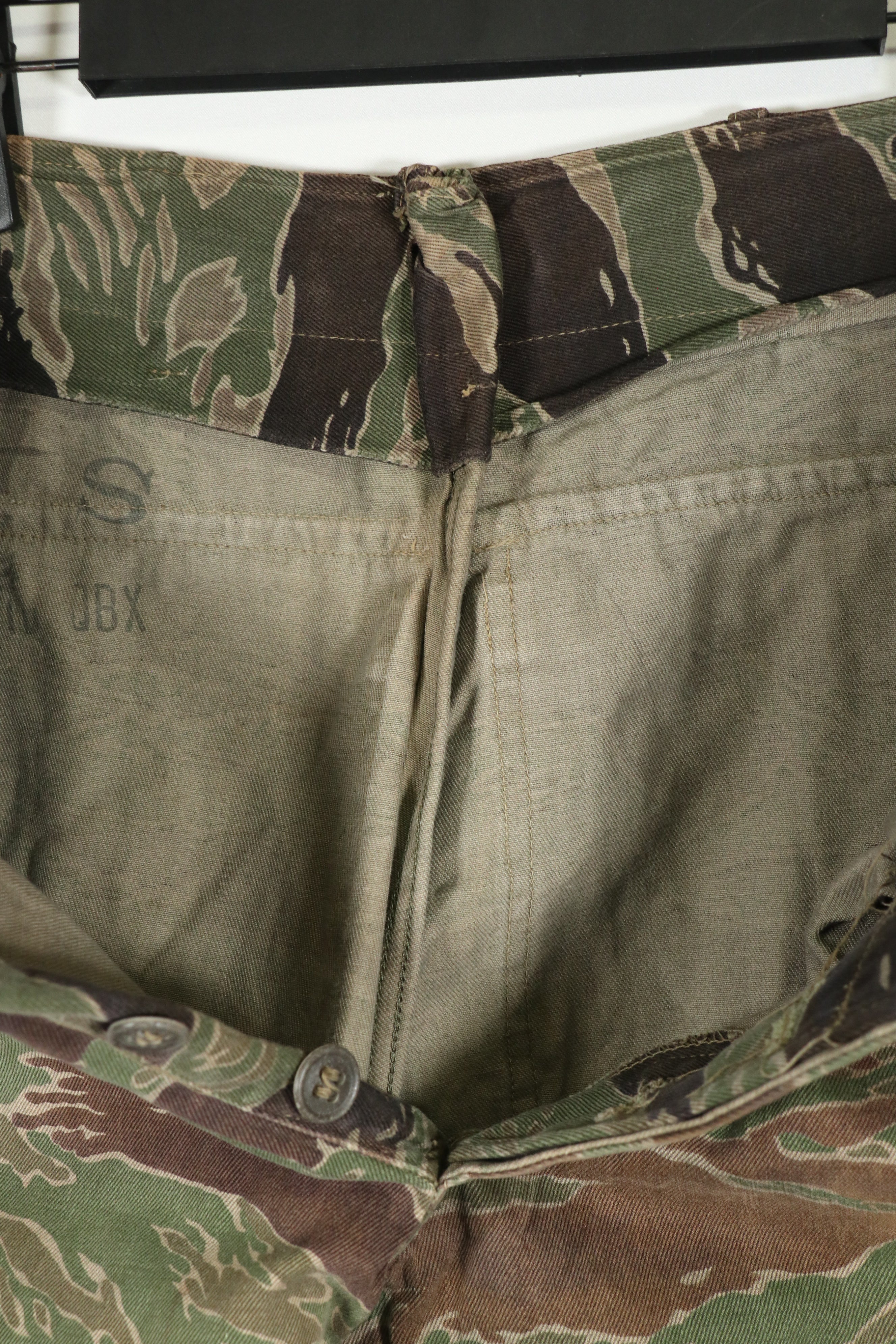 実物　タイガーストライプ　ゴールドタイガー派生パターン　パンツ　映画衣装品　B