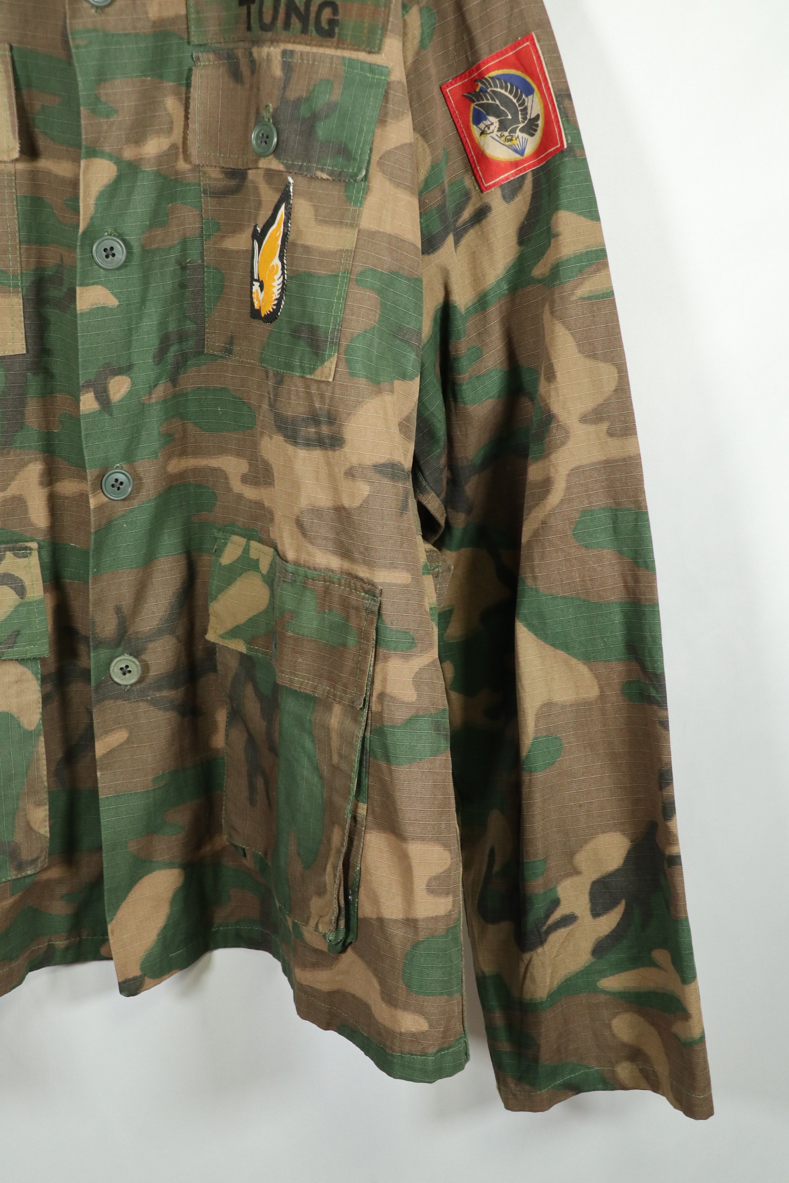 実物生地　南ベトナム　M59 ユーティリティ 空挺シャツ　パッチ後付け　未使用品