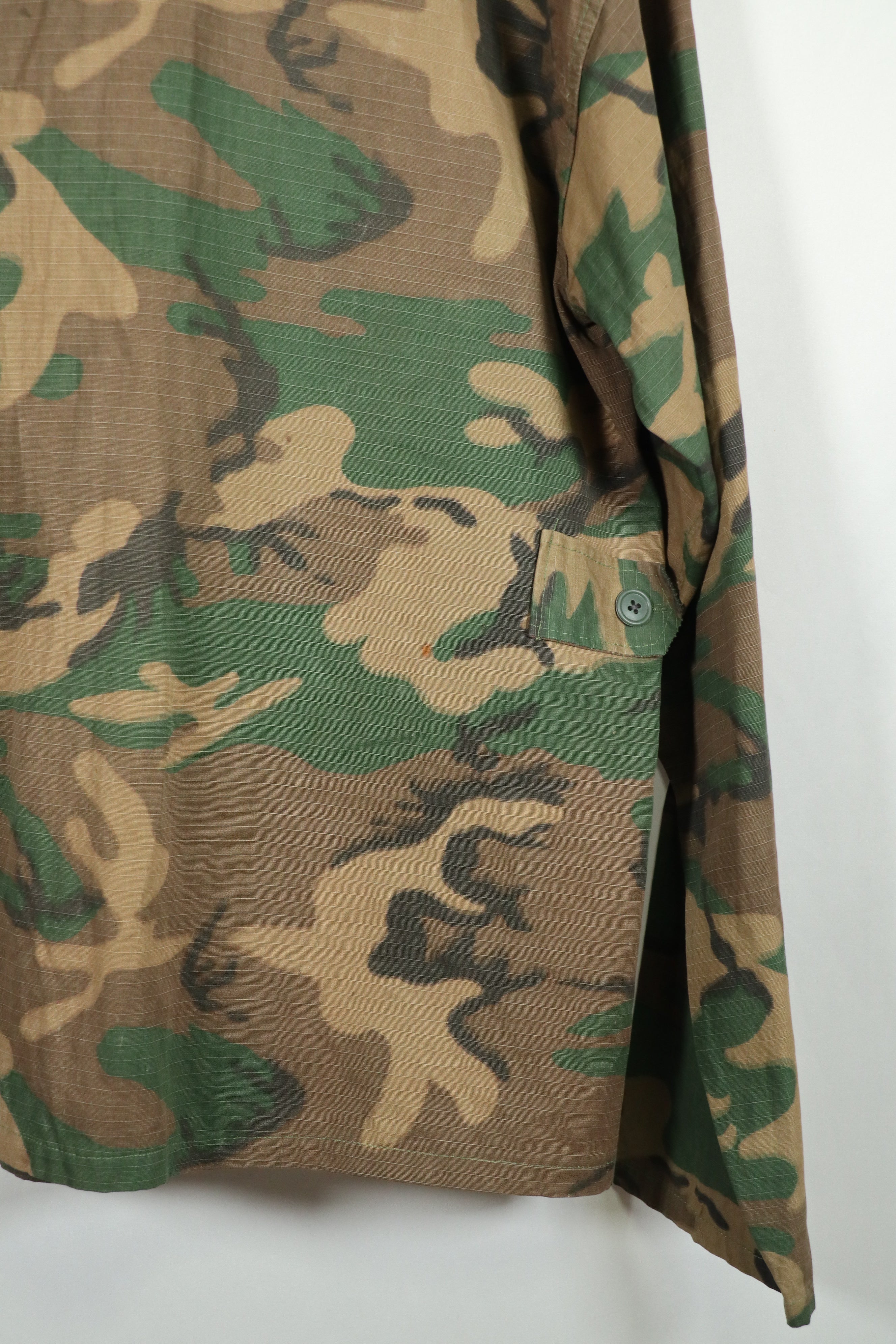 実物生地　南ベトナム　M59 ユーティリティ 空挺シャツ　パッチ後付け　未使用品