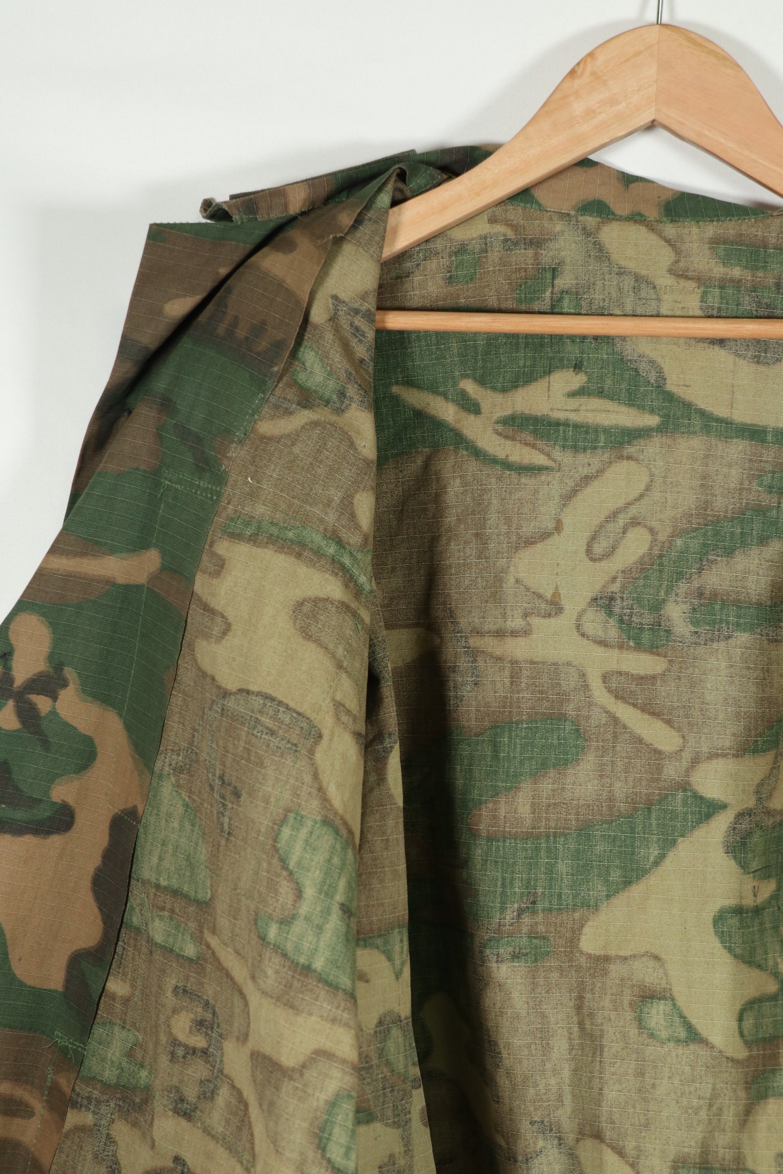 実物生地　南ベトナム　M59 ユーティリティ 空挺シャツ　パッチ後付け　未使用品