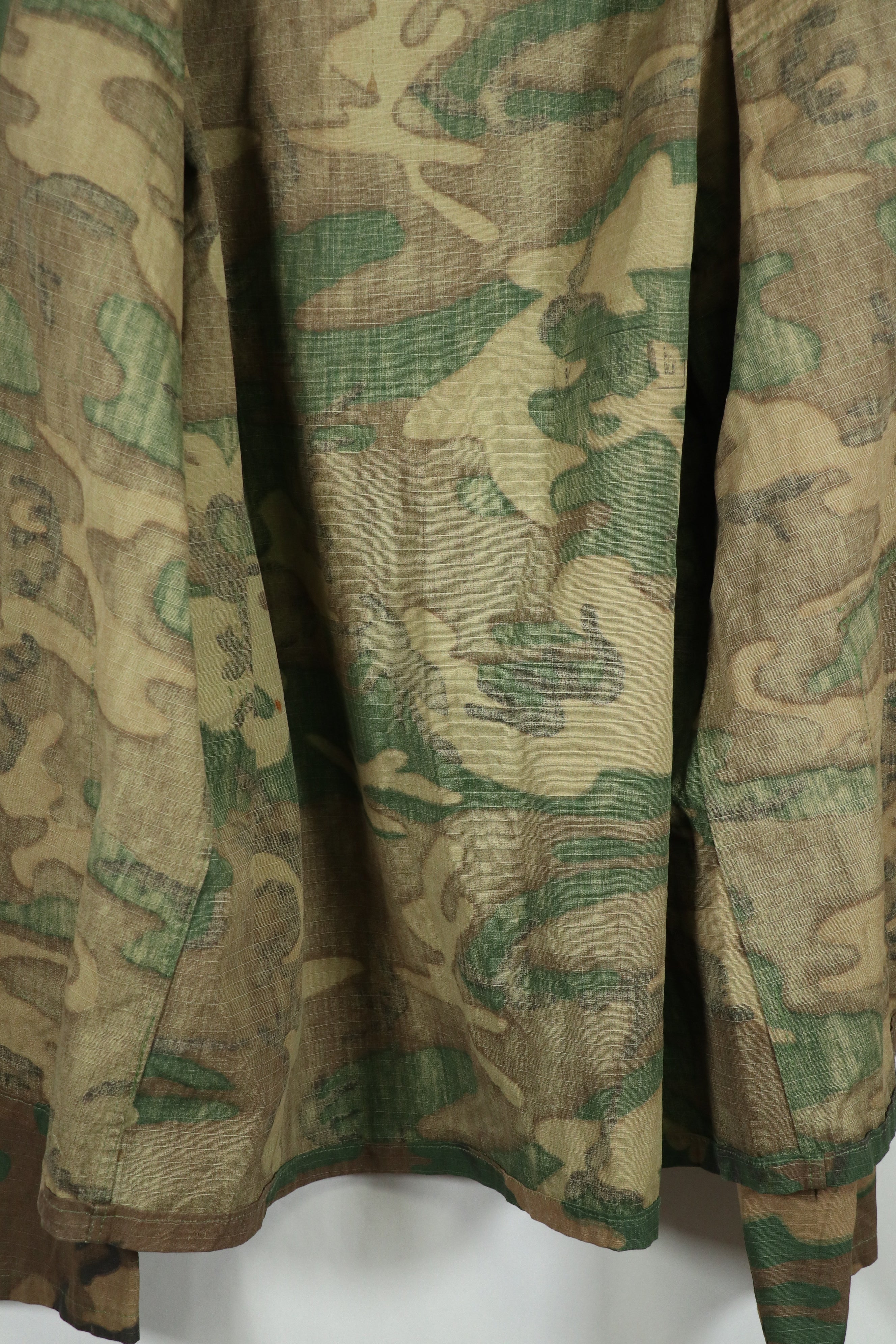 実物生地　南ベトナム　M59 ユーティリティ 空挺シャツ　パッチ後付け　未使用品