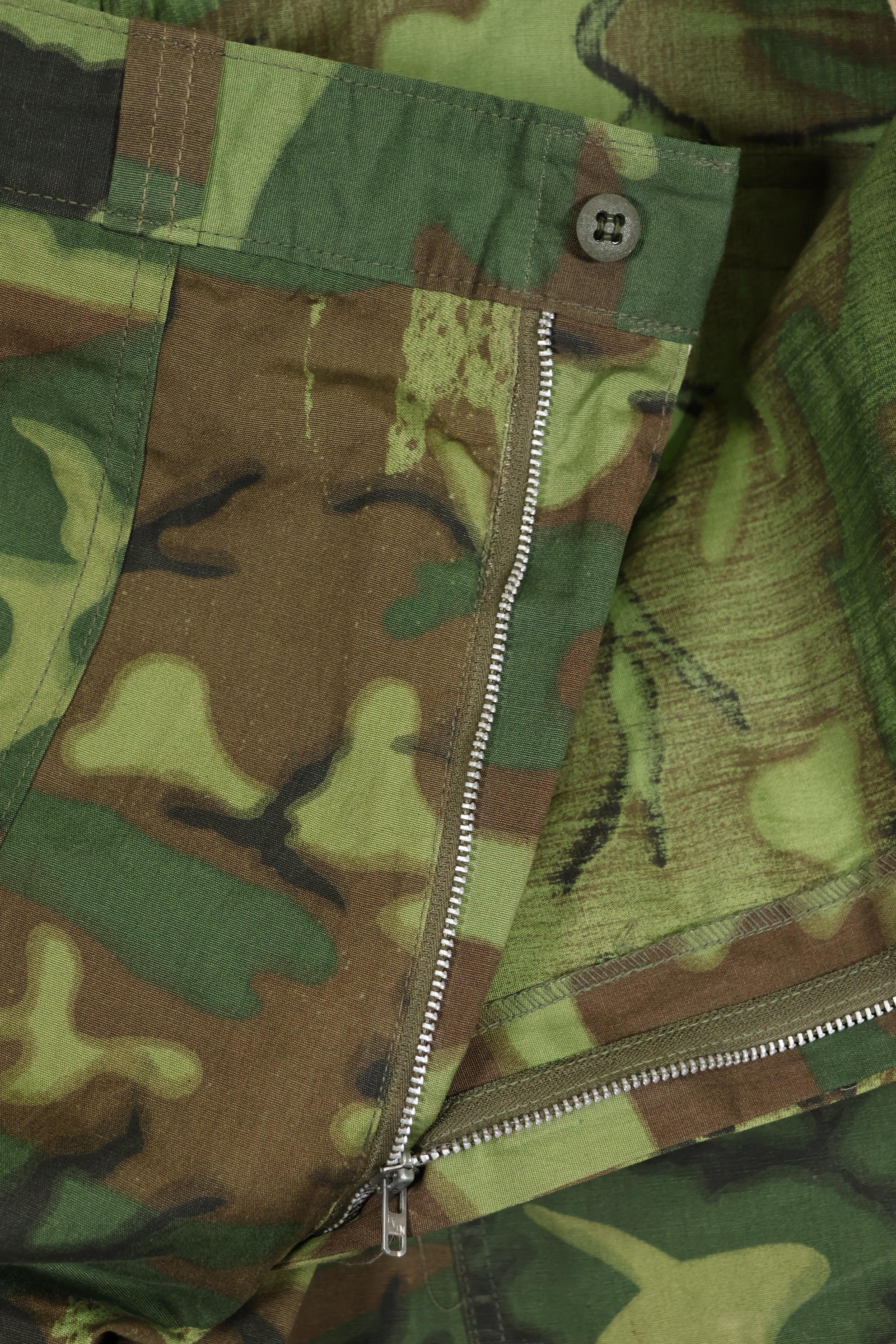 民間品　実物生地　ノンリップストップ　ERDL迷彩　ハンティングパンツ　未使用品