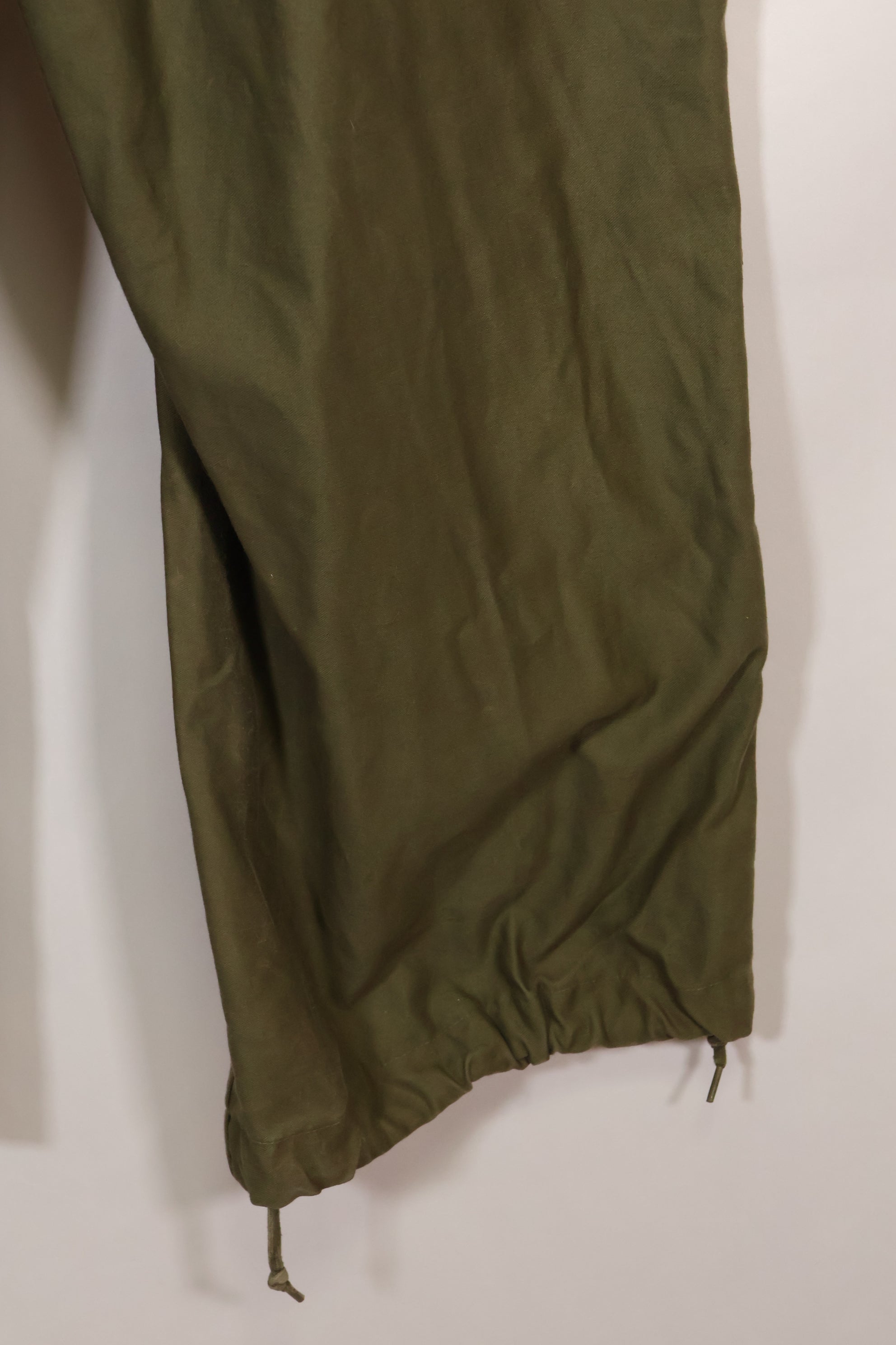 1953年契約　大きめサイズ　アメリカ軍　M-1951　フィールドパンツ　カーゴパンツ　中古品