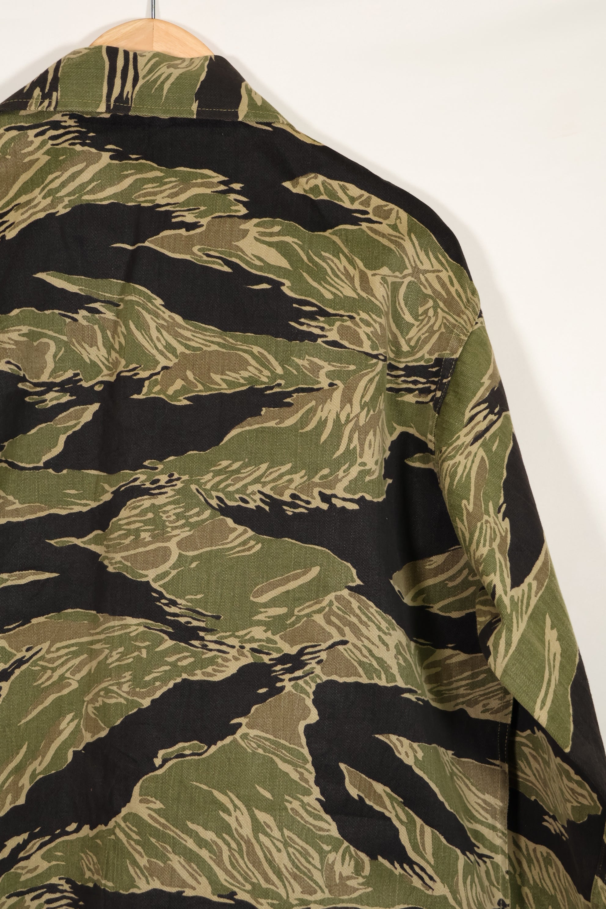 実物　沖縄タイガー　タイガーストライプ　シャツ　テイラーメイドカット　中古品