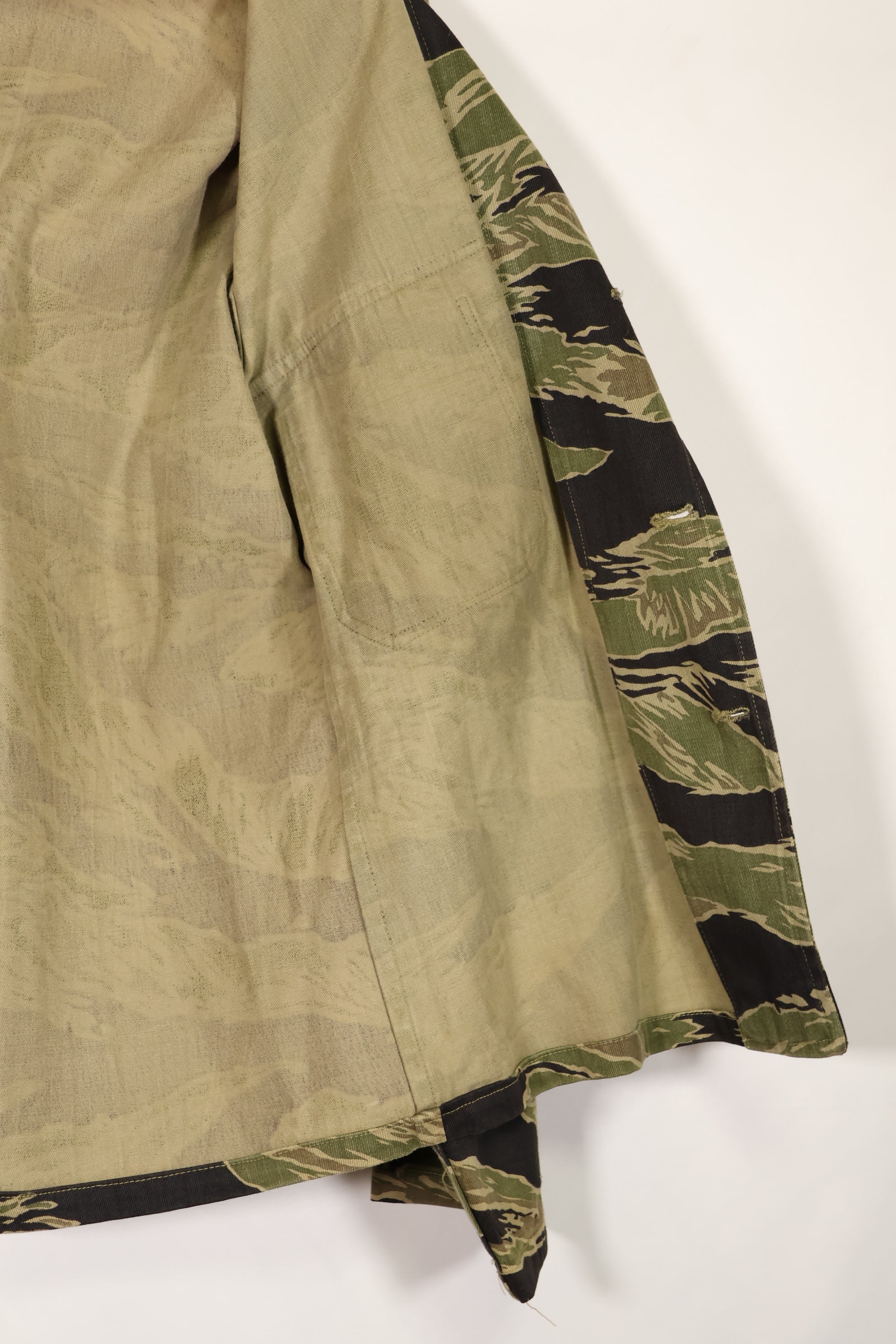 実物　沖縄タイガー　タイガーストライプ　シャツ　テイラーメイドカット　中古品