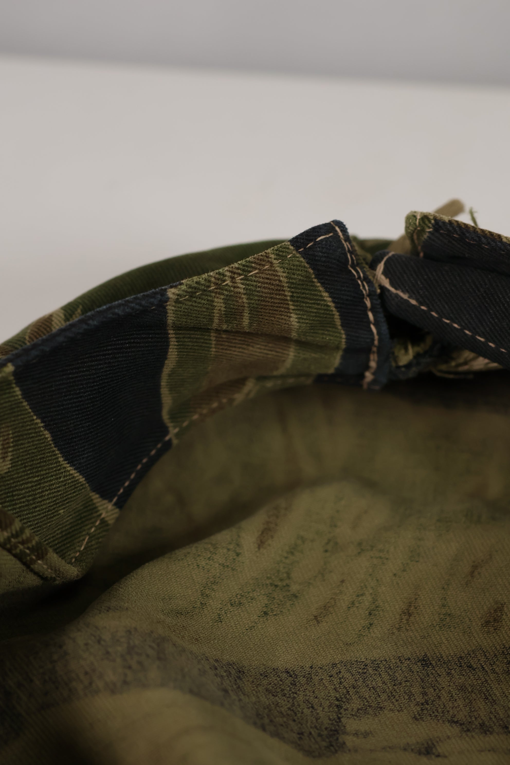 実物　沖縄タイガーパターン　CIDGハット　タイガーストライプ　ハット　退色あり　中古品