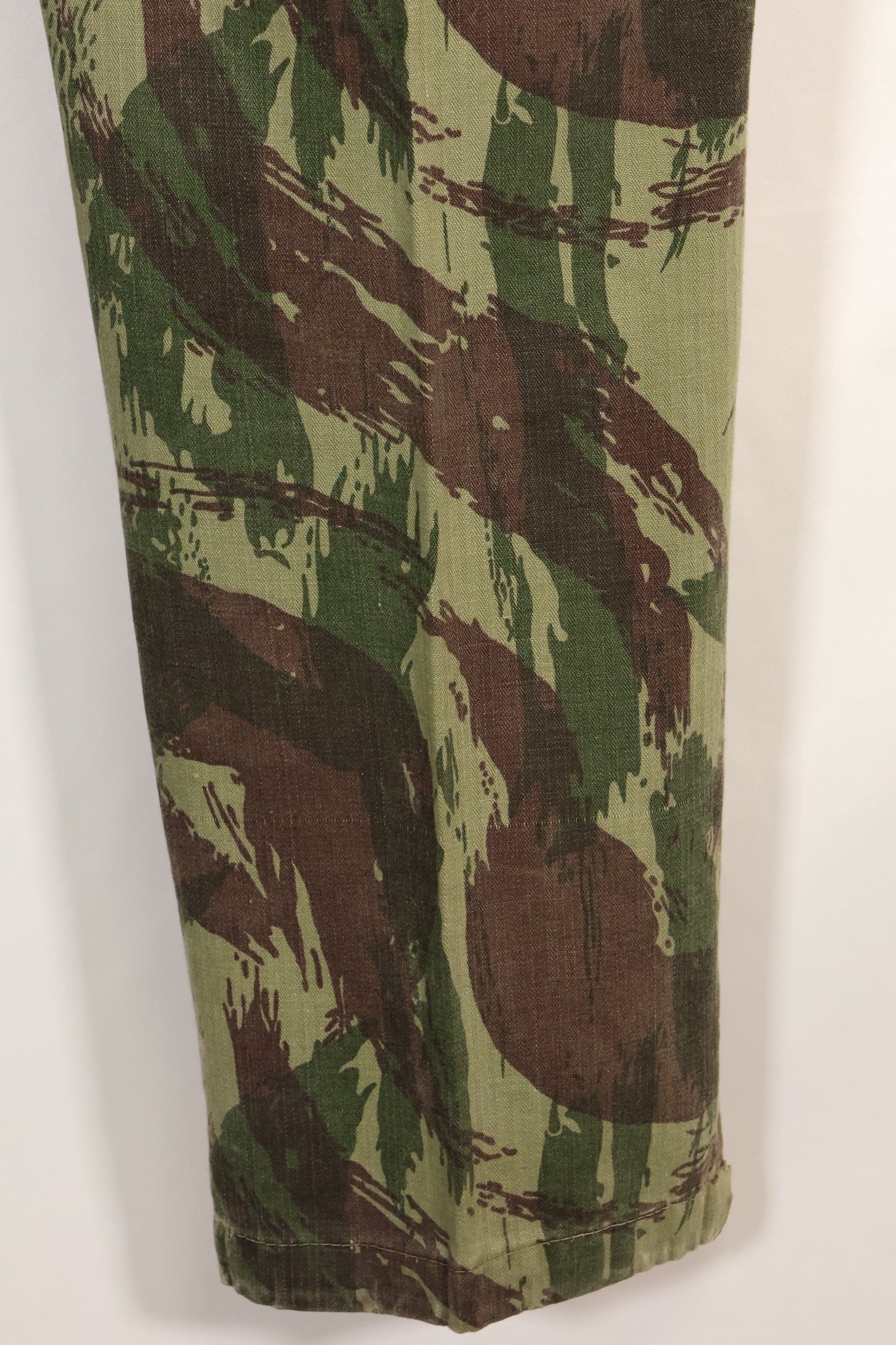 1960年代〜70年代　ポルトガル軍　リザード迷彩　カーゴパンツ　中古品