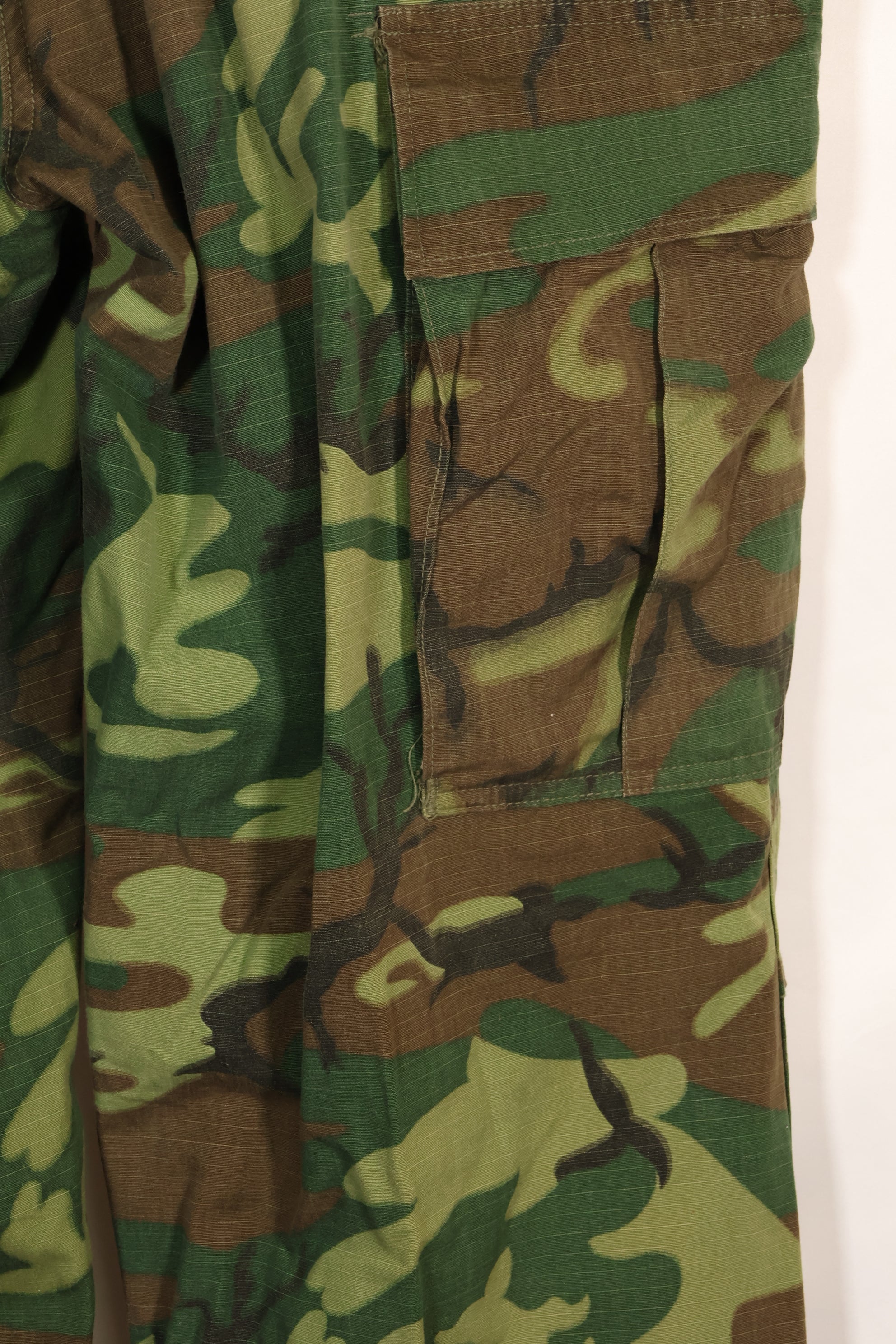 1969年契約　M-L　リップストップ生地　ERDL リーフ迷彩　パンツ　中古品