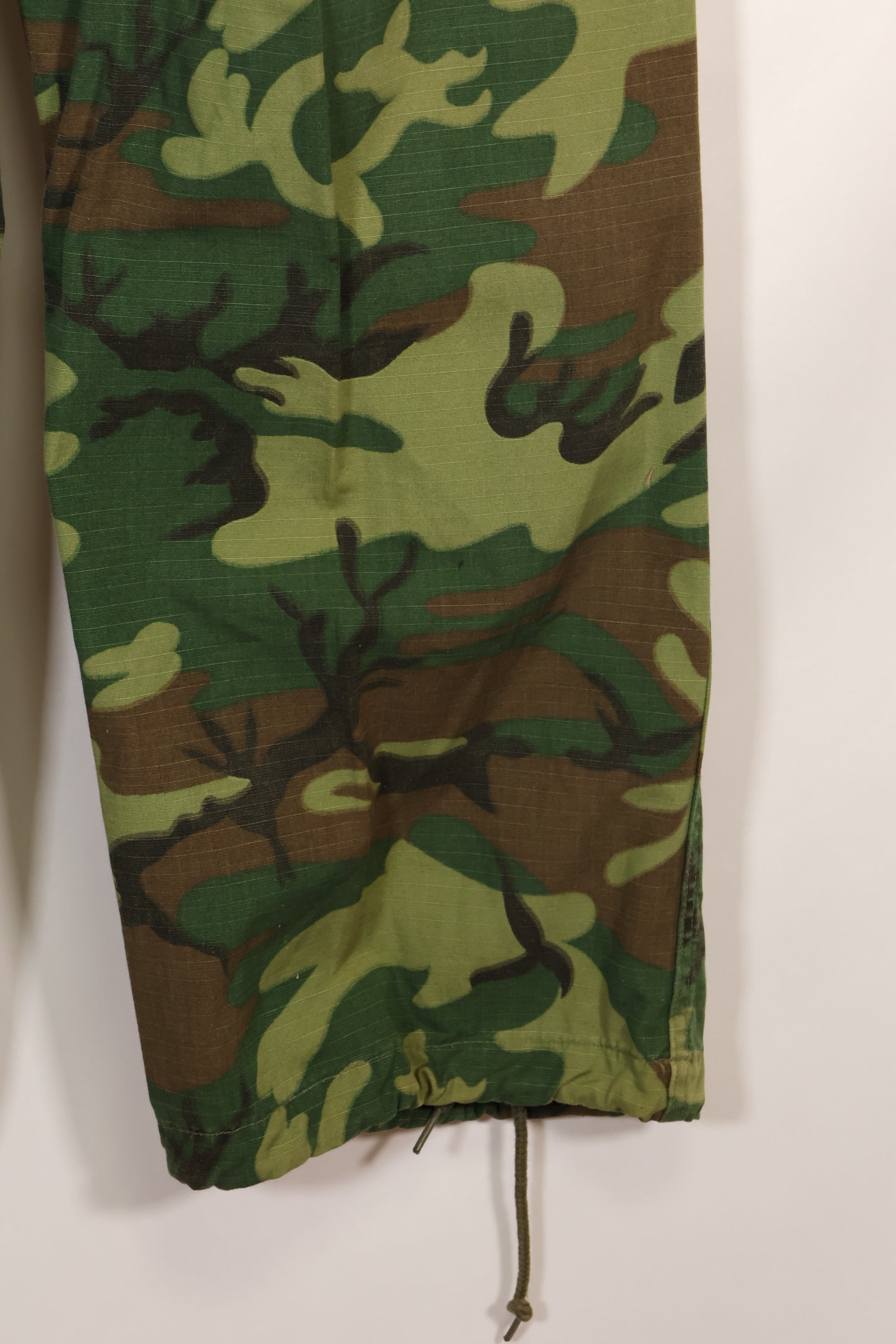 1969年契約　M-L　リップストップ生地　ERDL リーフ迷彩　パンツ　中古品