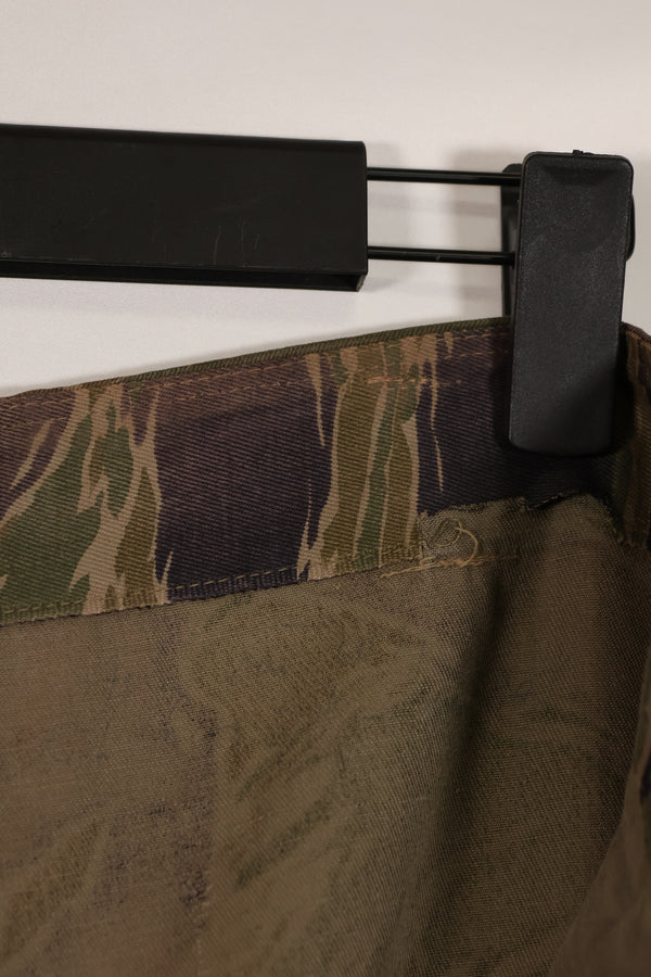 実物　タイガーストライプ　パンツ　シルバータイガーパターン　日焼け　退色　あり　中古品