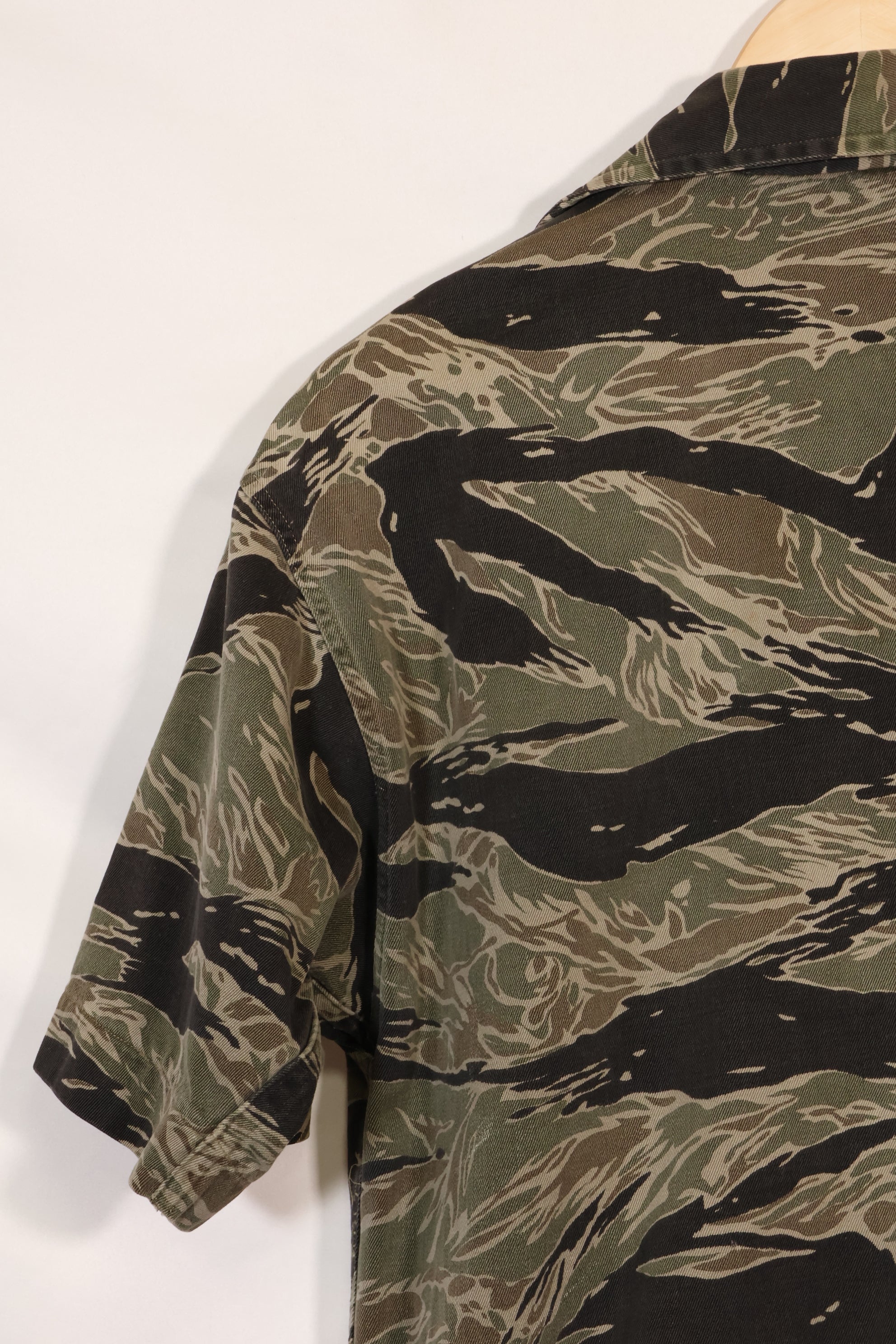 1960年代　US-L　シルバータイガーストライプ　USカットシャツ　半袖カスタム　破れあり