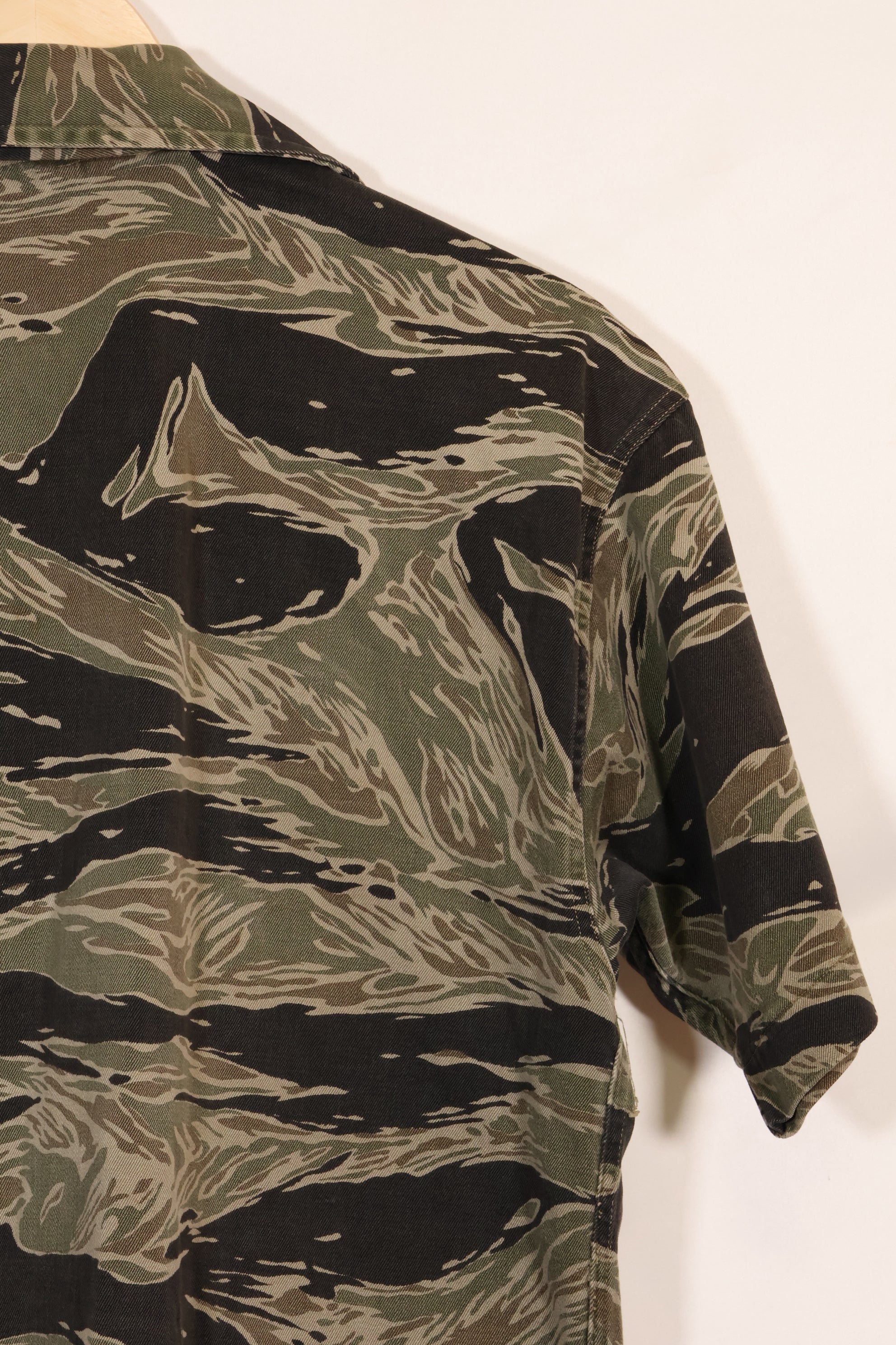 1960年代　US-L　シルバータイガーストライプ　USカットシャツ　半袖カスタム　破れあり