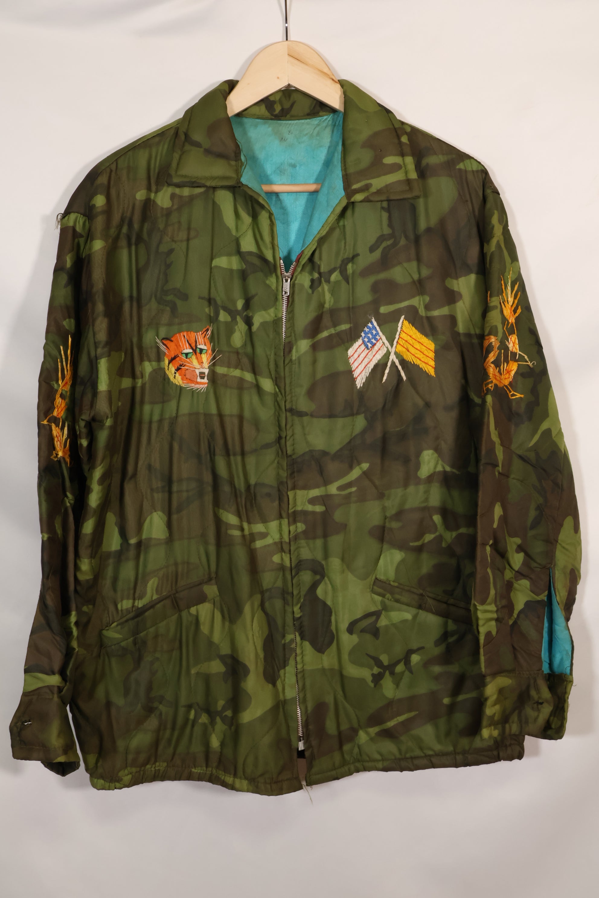 1970-71年　大きめサイズ　ベトナム戦争　迷彩ポンチョ製　ツアージャケット　DA NANG　中古品