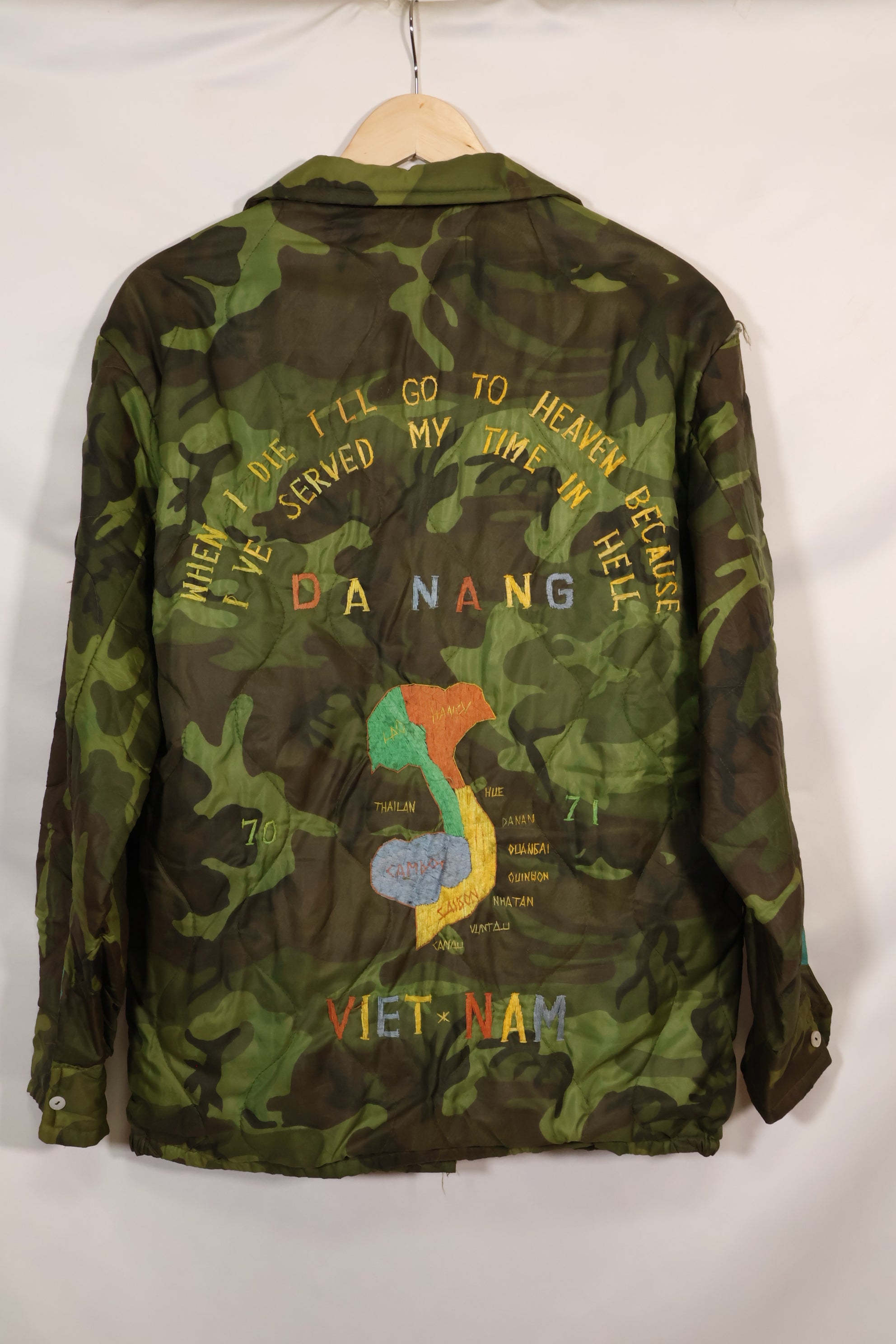 1970-71年　大きめサイズ　ベトナム戦争　迷彩ポンチョ製　ツアージャケット　DA NANG　中古品