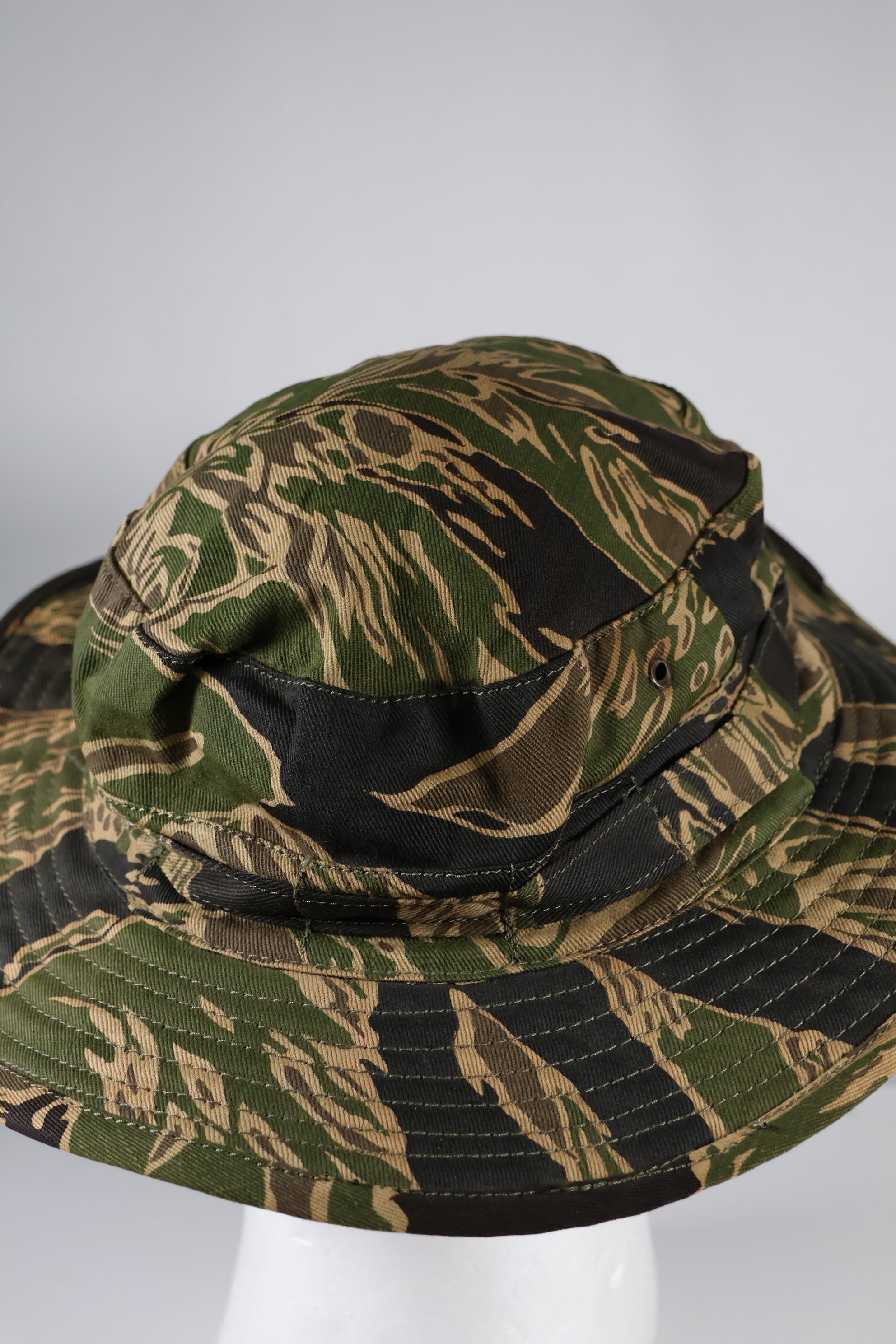 実物　沖縄タイガーパターン　タイガーストライプ　ブーニーハット　大きめサイズ　中古品