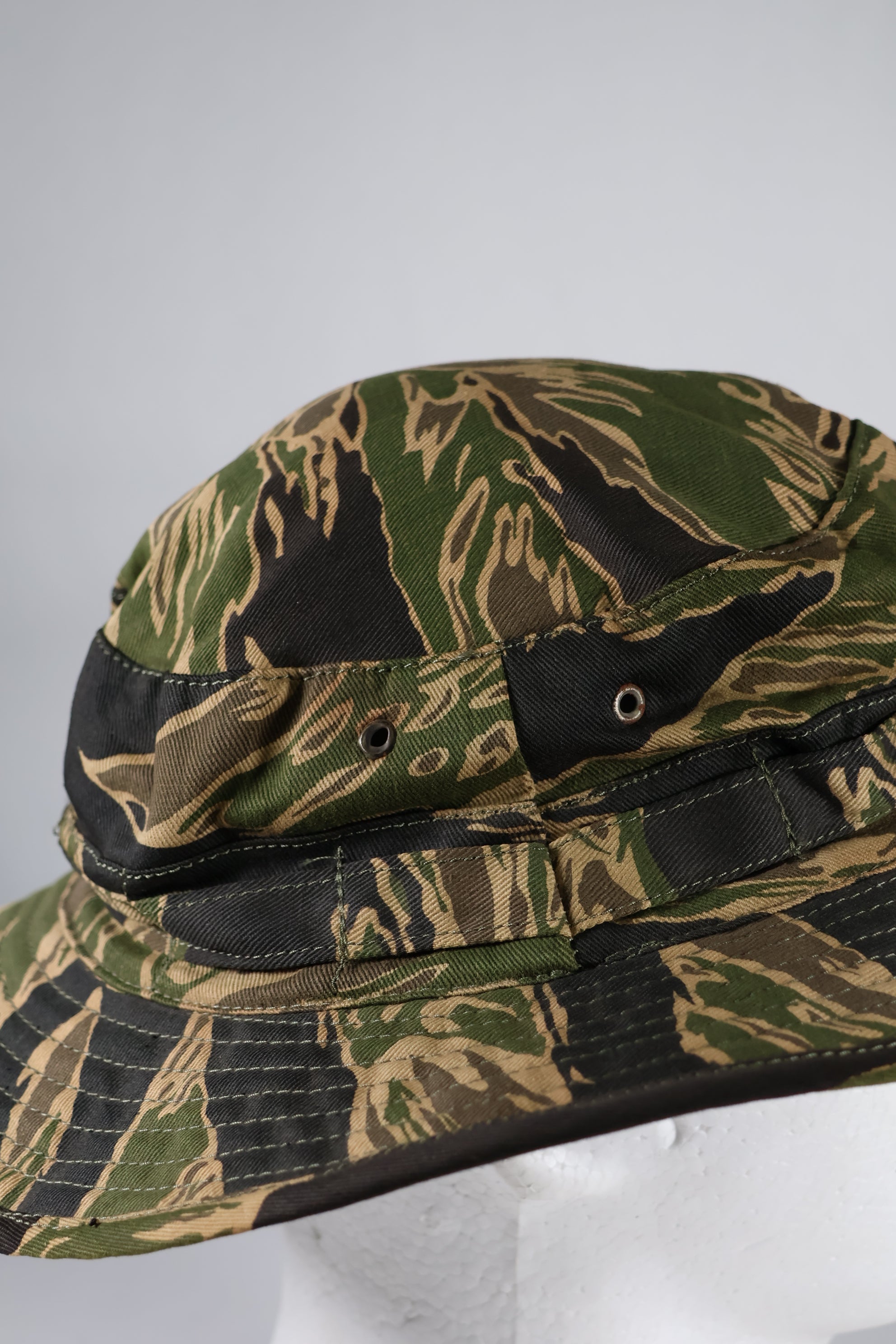 実物　沖縄タイガーパターン　タイガーストライプ　ブーニーハット　大きめサイズ　中古品