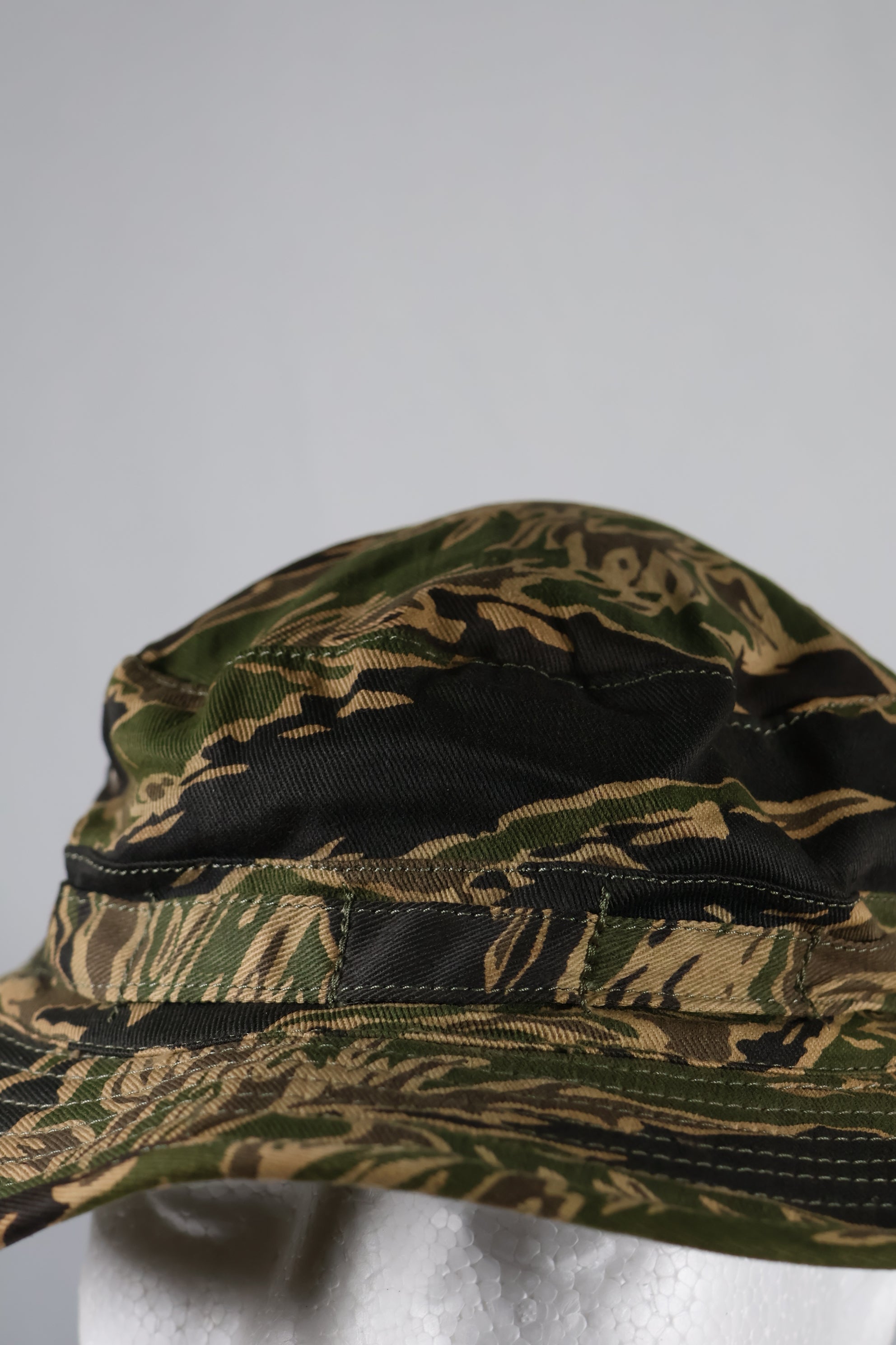 実物　沖縄タイガーパターン　タイガーストライプ　ブーニーハット　大きめサイズ　中古品