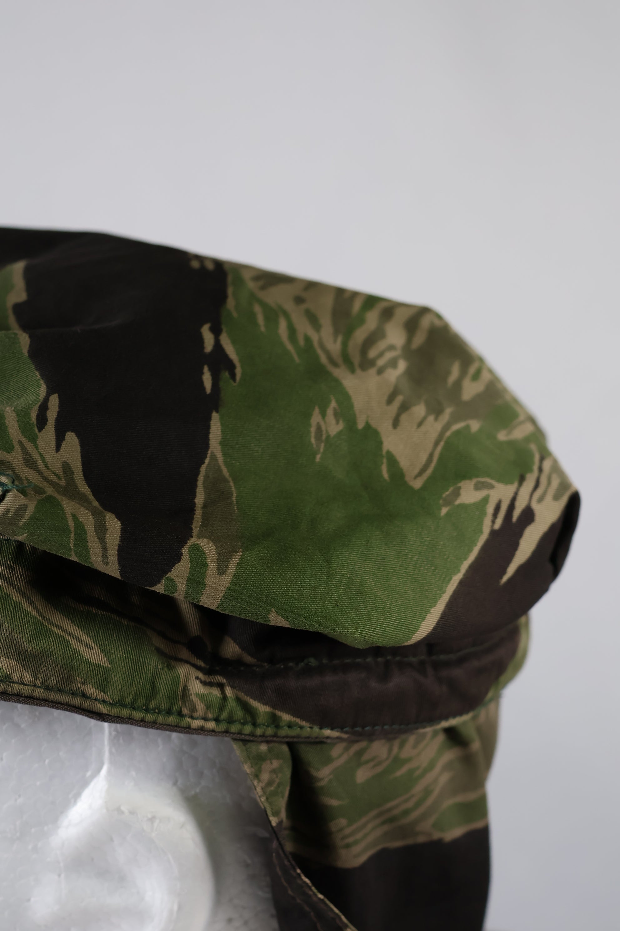 実物　沖縄タイガー　タイガーストライプ　CIDG パトロールキャップ　ロングネックフラップ　中古品