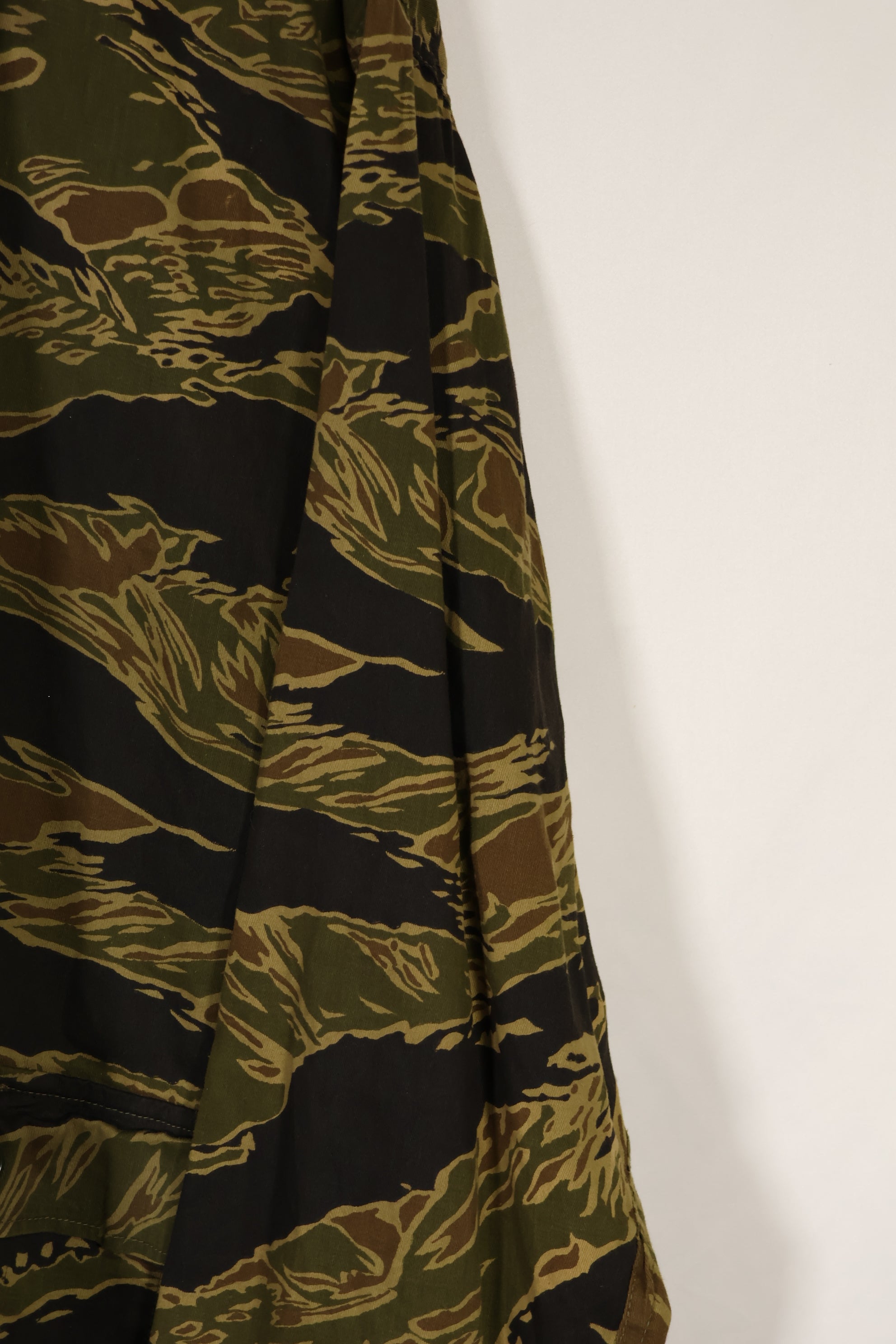 実物　沖縄タイガー　タイガーストライプ　ハンティングジャケット　中古品