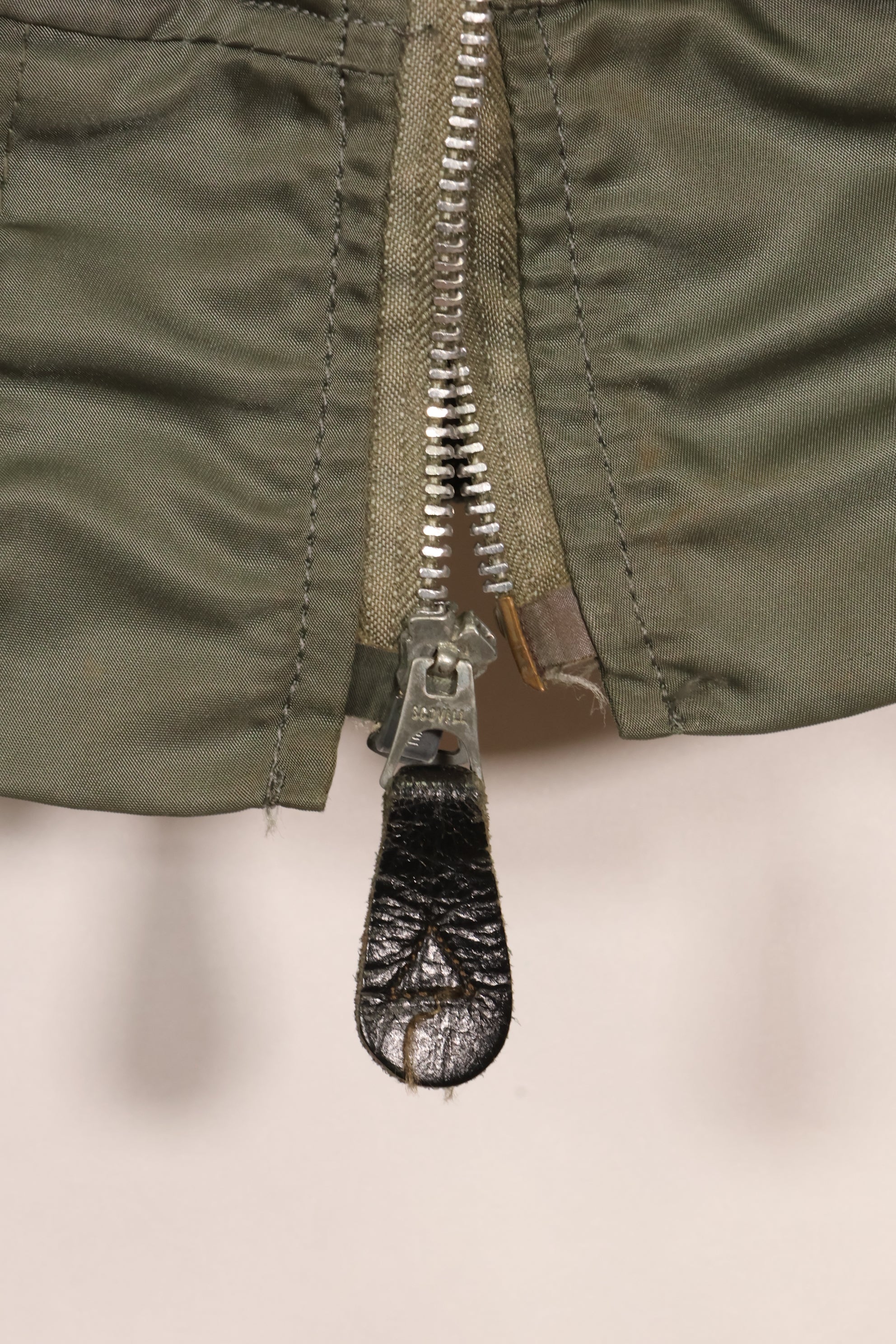 1970年契約　Medium アメリカ空軍 USAF　L2-B フライトジャケット　中古品  ALPHA INDUSTRIES社製