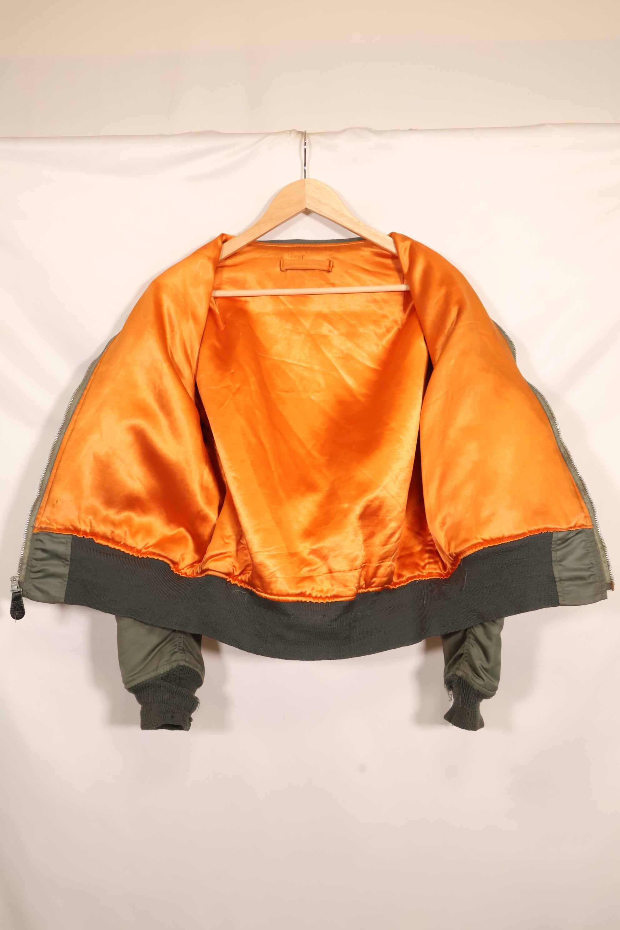 1970年契約　Medium アメリカ空軍 USAF　L2-B フライトジャケット　中古品  ALPHA INDUSTRIES社製