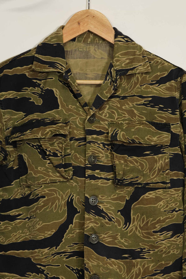 1960年代　ゴールドタイガー　タイガーストライプシャツ　A-L　Asianカット　状態良い　中古品